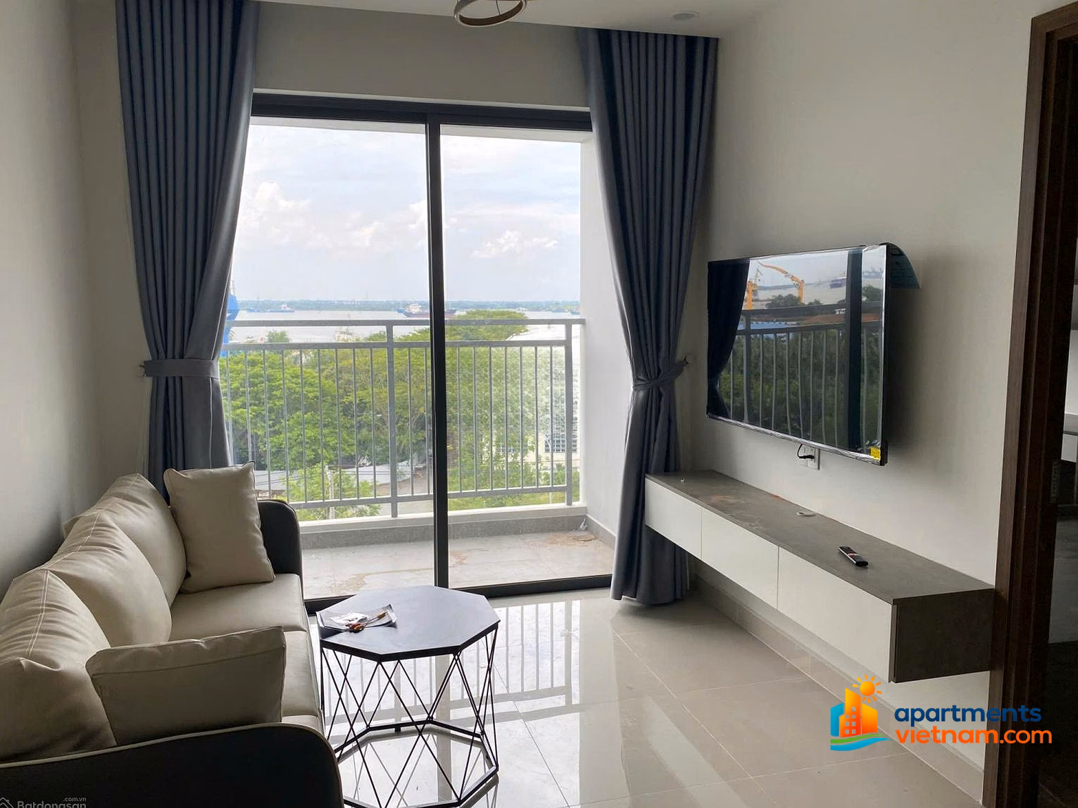 Call 5 minutes in advance: Q7 Riverside 1PN 8-10 million, 2PN 8.8-11 million, CB or full***