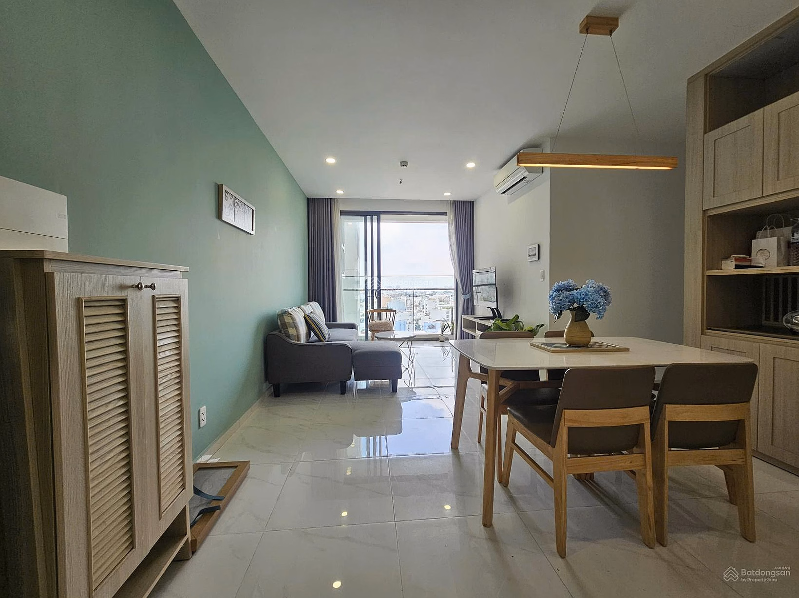 PKD Duc Hung Group sells Penthouse D'Lusso with garden for 7.6 billion with book, river view***