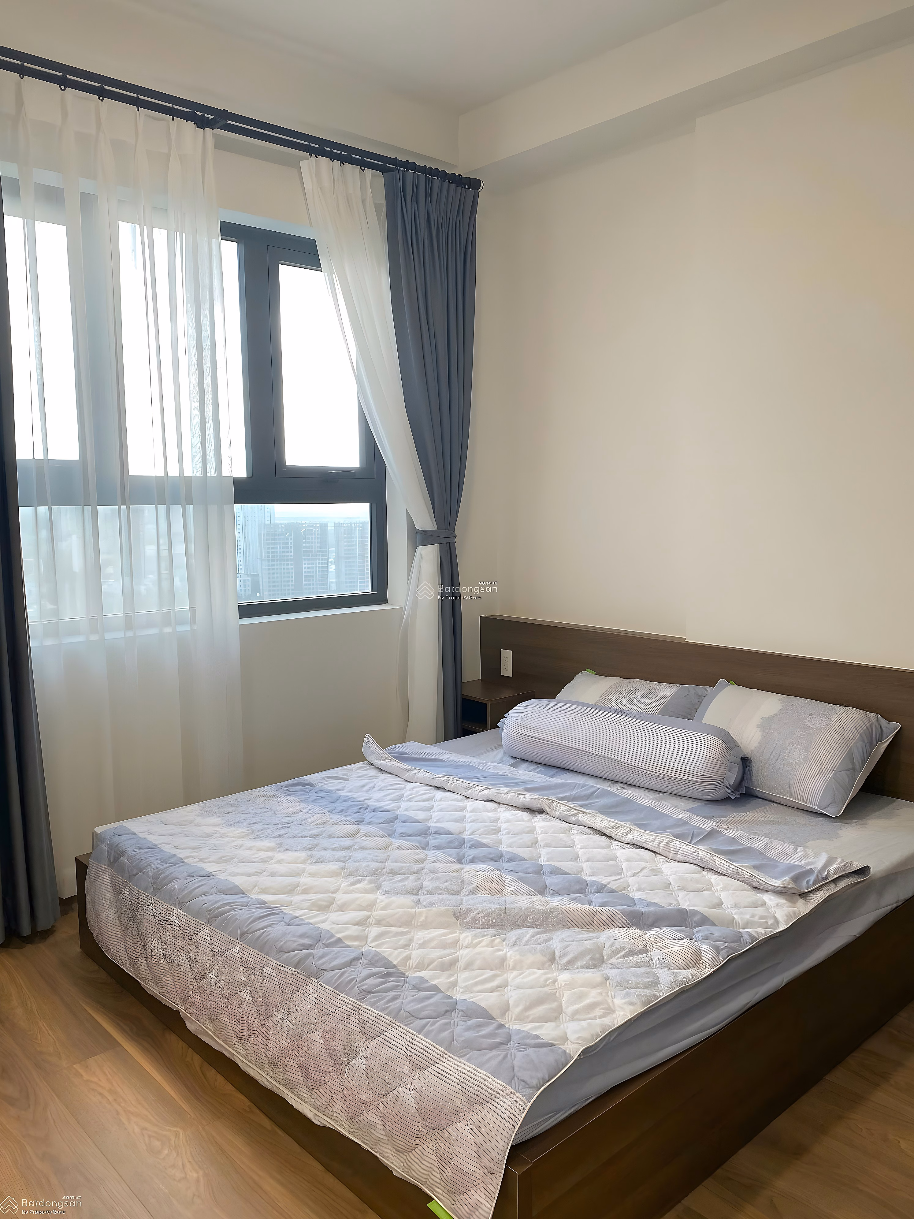 For sale Q7 Riverside: 1 bedroom 3 billion, 2 bedrooms 3.65 billion, 3 bedrooms 4.5 billion 0911 850 ***
