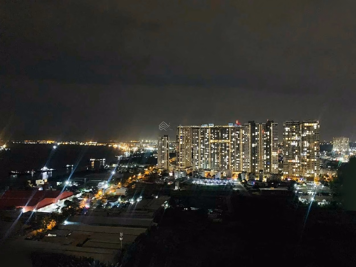 Rent a 3-bedroom corner apartment in Q7 Saigon Riverside 15 million fully furnished, move in immediately, beautiful view. Contact 0939 720 ***