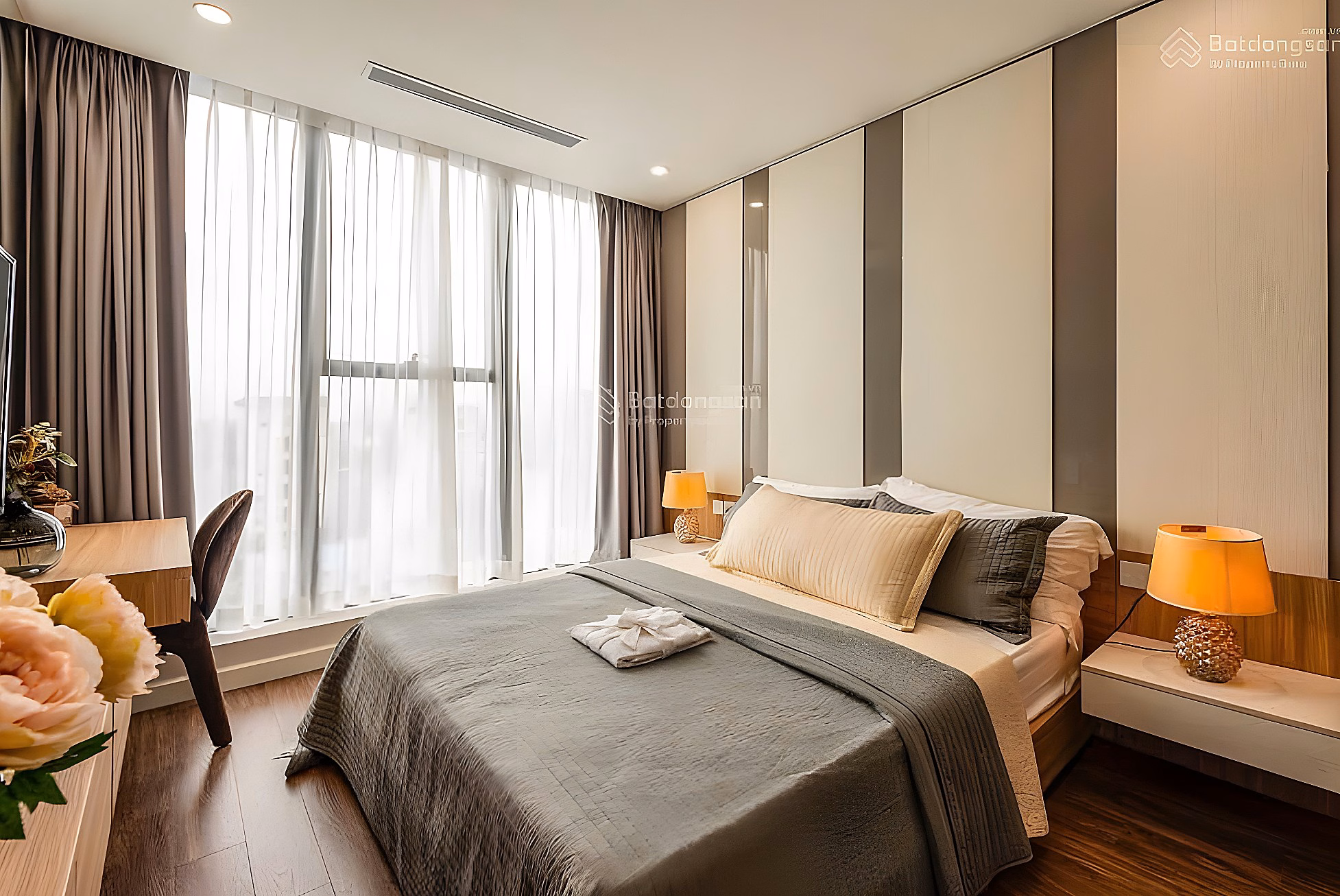 2-BR MIDDLE FLOOR APARTMENT FOR SALE WITH LAKE VIEW PRICE 5.2 BILLION AT HANOI HOMELAND CC***