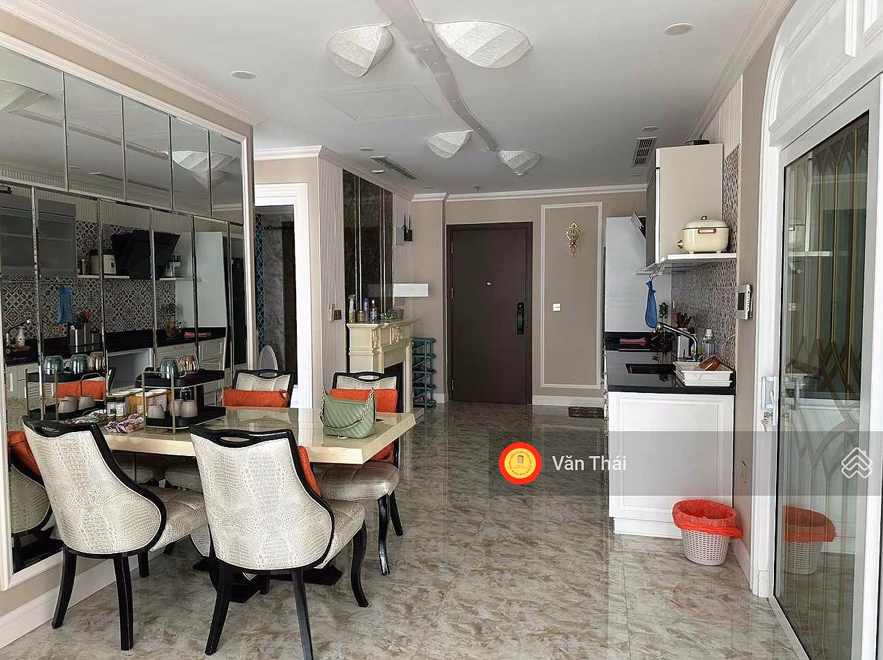 Urgent sale of Orchard Garden apartment. 100m2, 3 bedrooms. Price: 9.8 billion books. 0933 033 *** Thai