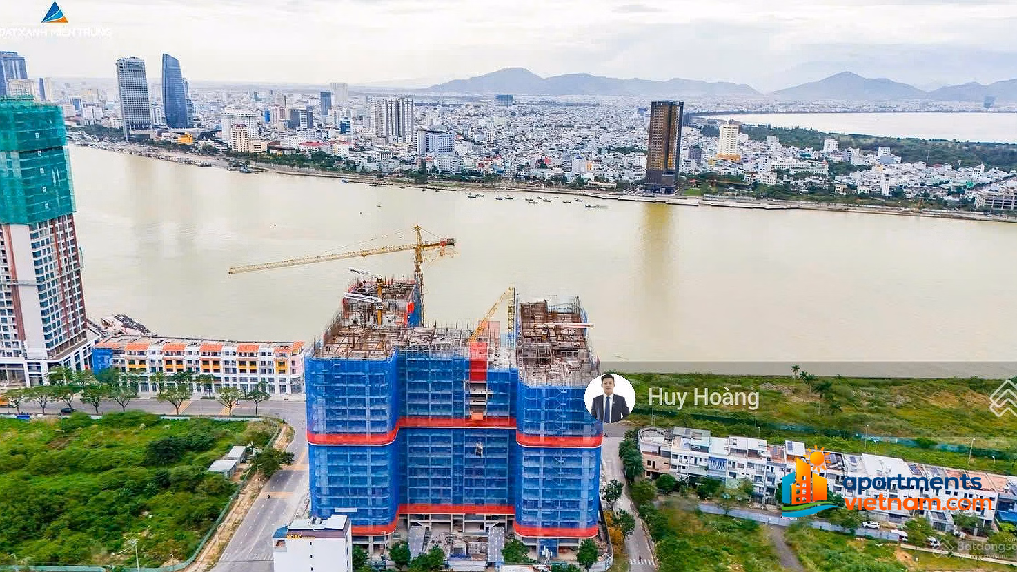 Peninsula Da Nang 2-bedroom apartment, luxury living space along the Han River, high floor with beautiful view and bargain price