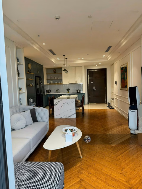 Hot! Apartment for rent urgently at Sun Grand City 69B Thuy Khue, 120m2 3 bedrooms, fully furnished, good price negotiable