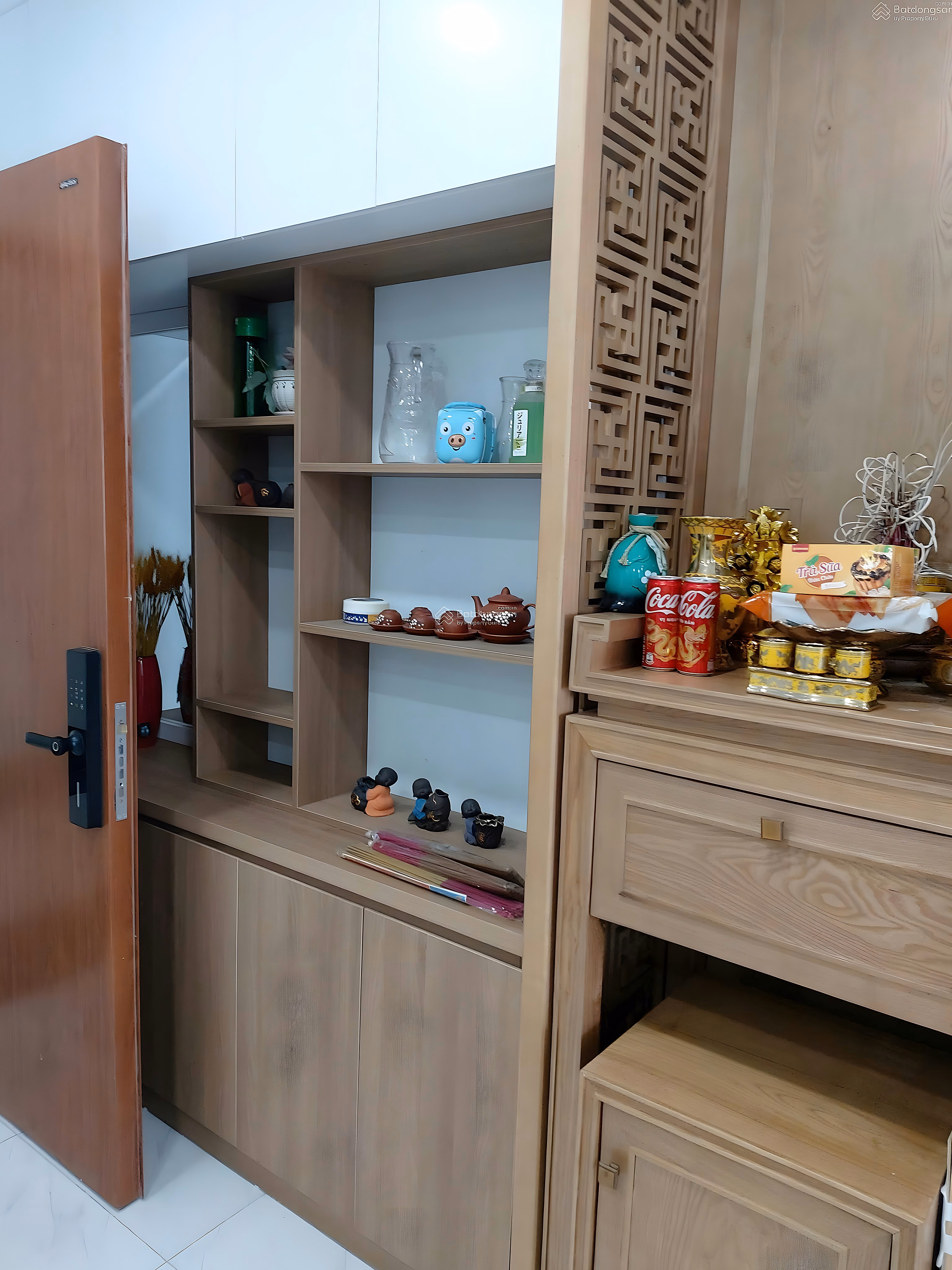 I need to sell a 2-bedroom apartment with 2 vs Ecohome 3, 66m2, cool direction, middle floor, owner's pink book, nice furniture