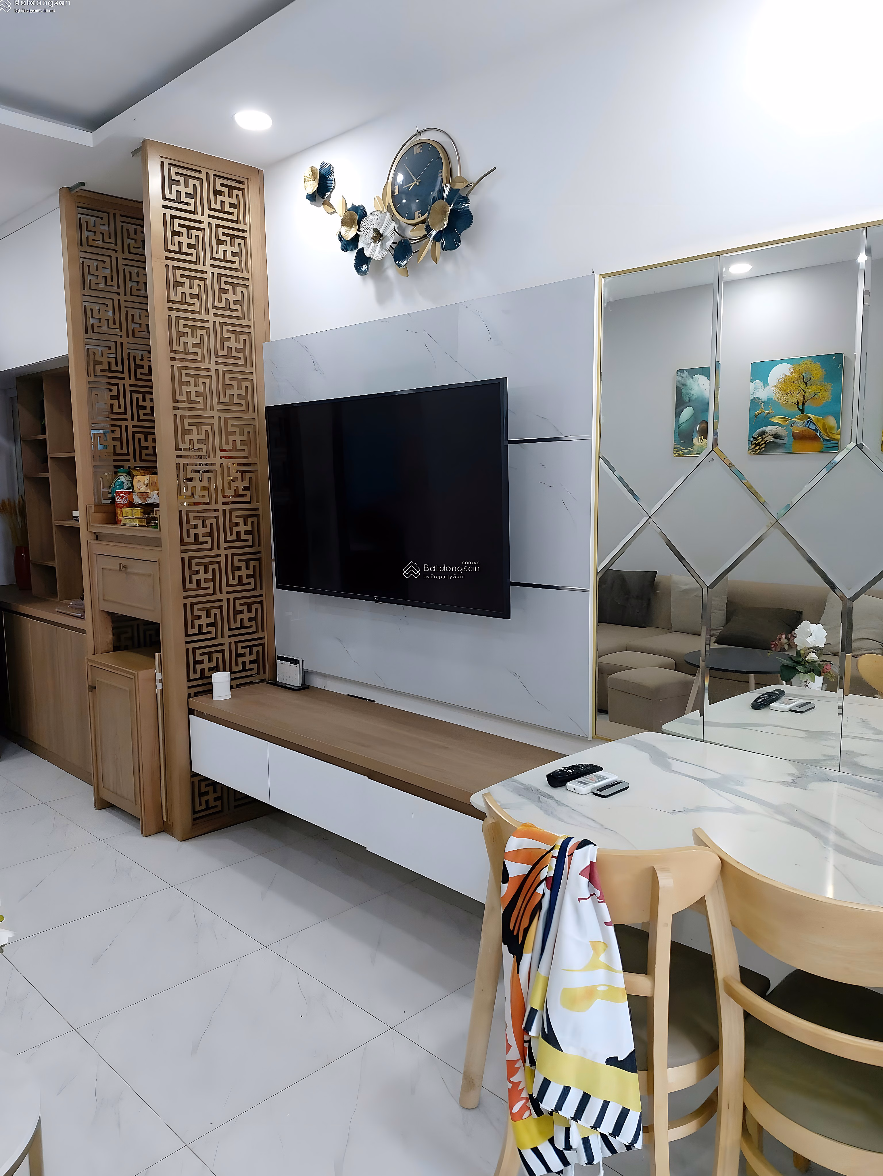 I need to sell a 2-bedroom apartment with 2 vs Ecohome 3, 66m2, cool direction, middle floor, owner's pink book, nice furniture