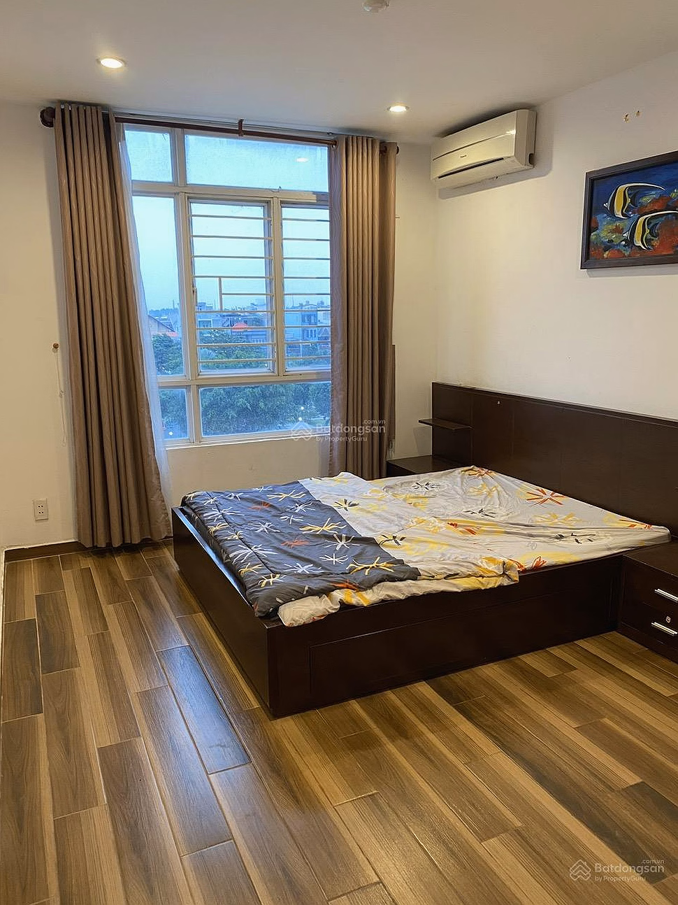Specializing in selling good price Giai Viet CC large area 3 bedrooms - 150m2 area, beautiful house, pink book, full amenities with shopping center