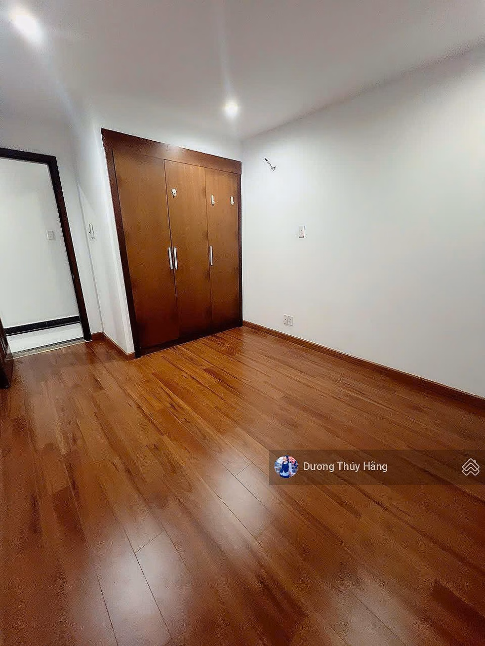 Specializing in selling good price Giai Viet CC large area 3 bedrooms - 150m2 area, beautiful house, pink book, full amenities with shopping center