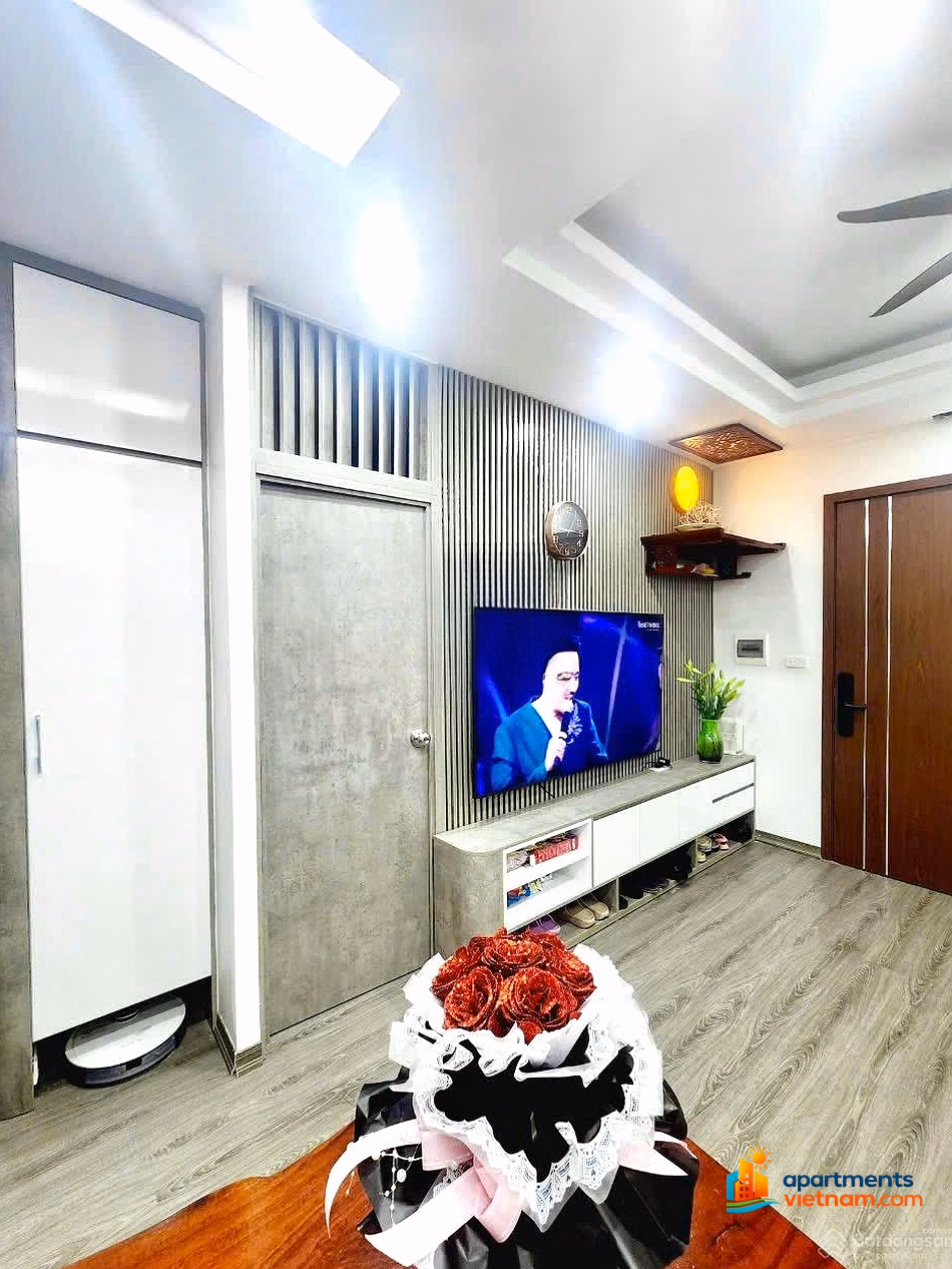 Need to sell urgently 2 bedroom apartment. HH2C Linh Dam is full of sparkle. Contact 0984 877 ***