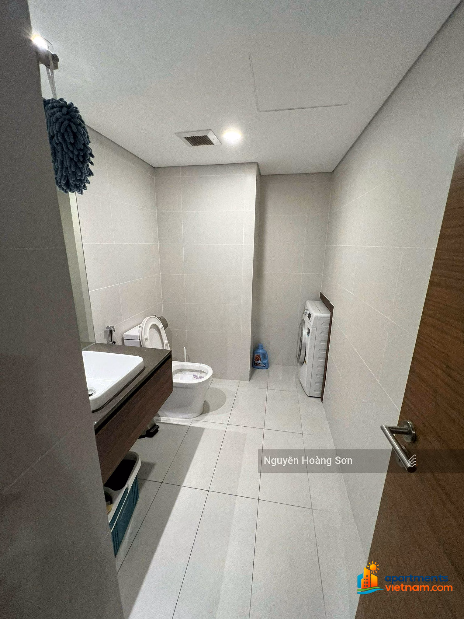 Fully furnished duplex apartment for rent at PentStudio, good price only 18 million. Contact Son 0906 244 ***