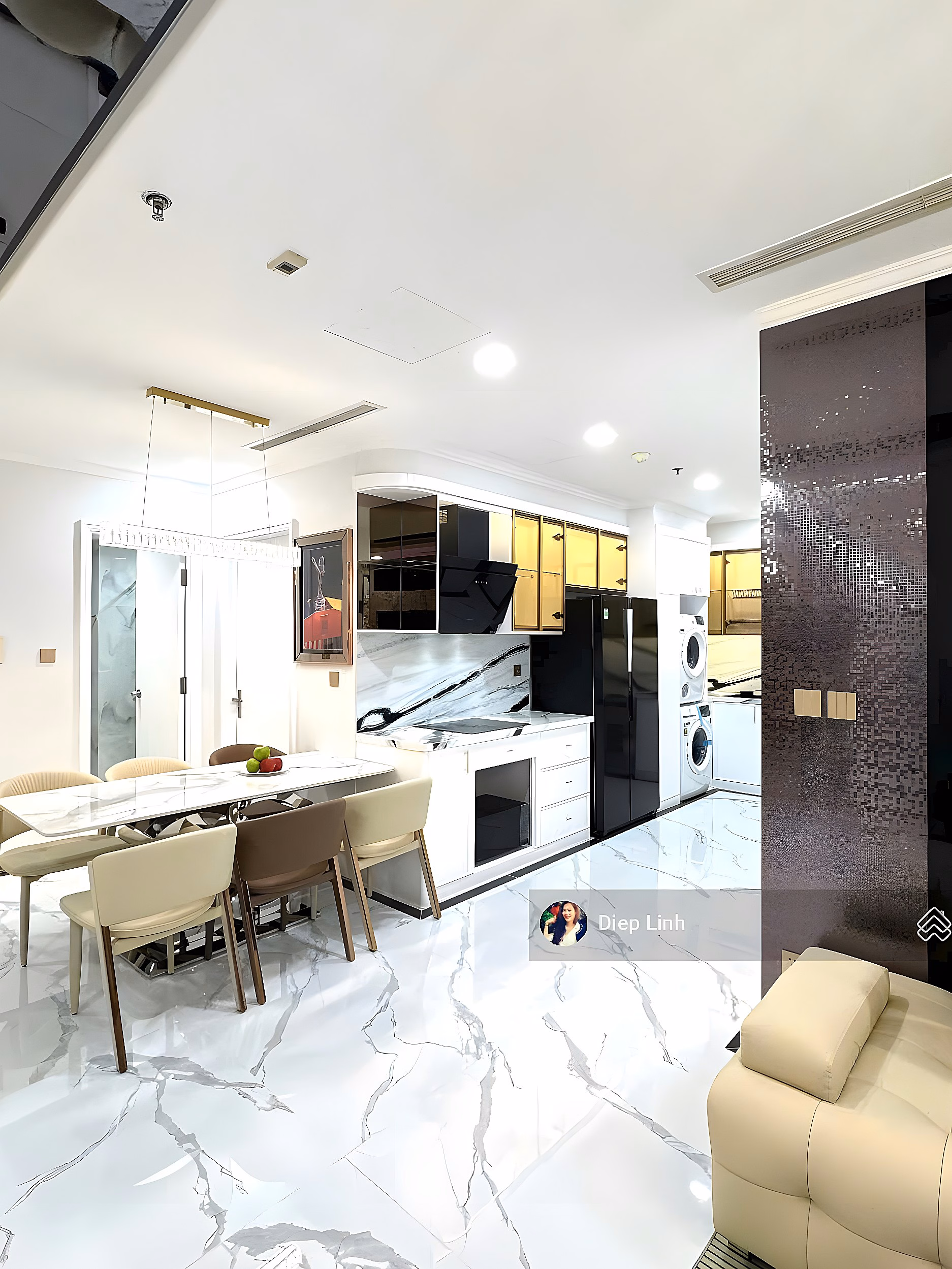 The owner urgently rents out an apartment with usable area of ​​90m2, fully furnished and decorated, priced at 19.9 million***