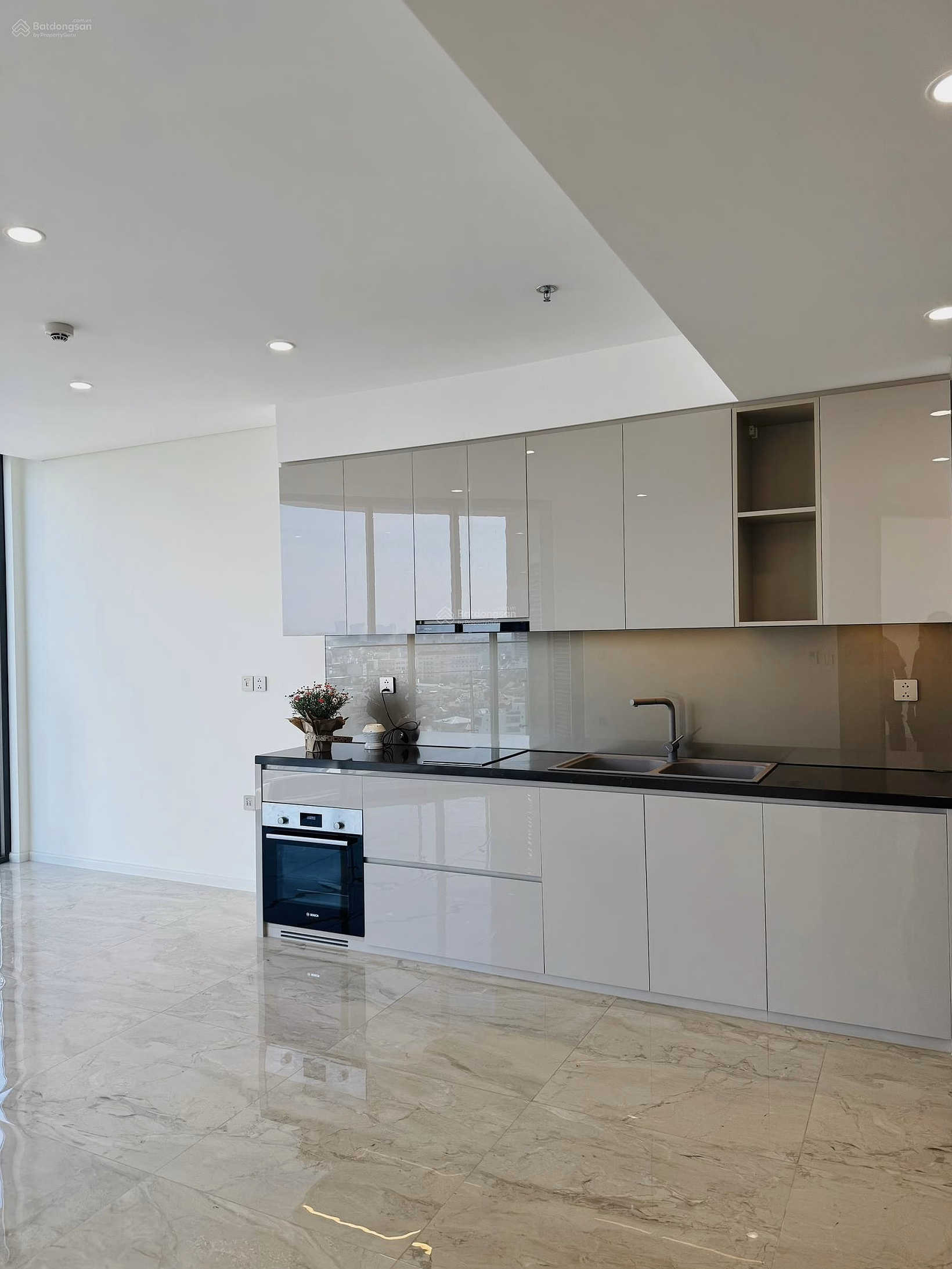 Selling 3 bedrooms - Thao Dien Green - 9% stock bought from investor - billion, ready to receive house and exploit for only 25 billion