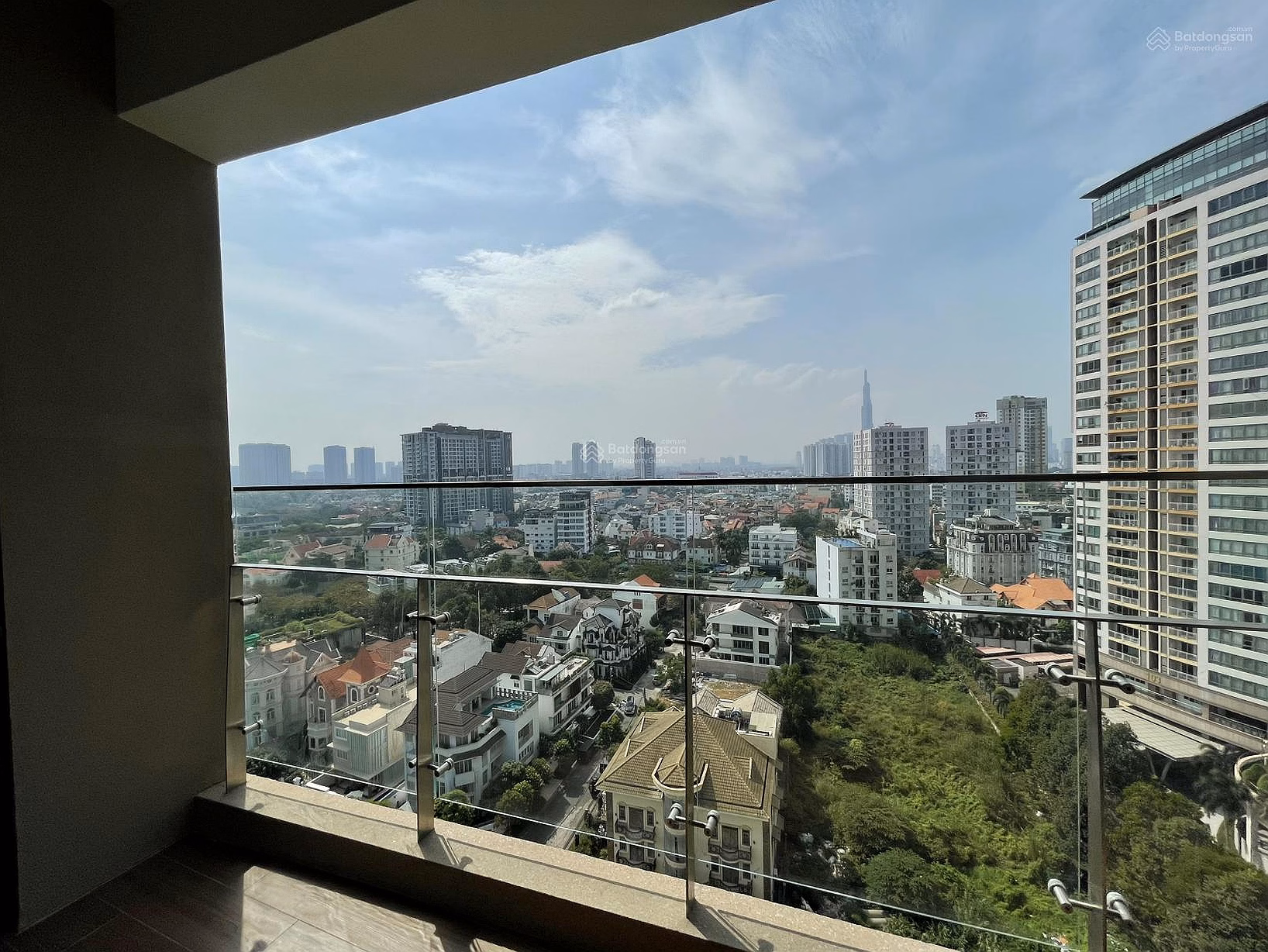 Selling 3 bedrooms - Thao Dien Green - 9% stock bought from investor - billion, ready to receive house and exploit for only 25 billion