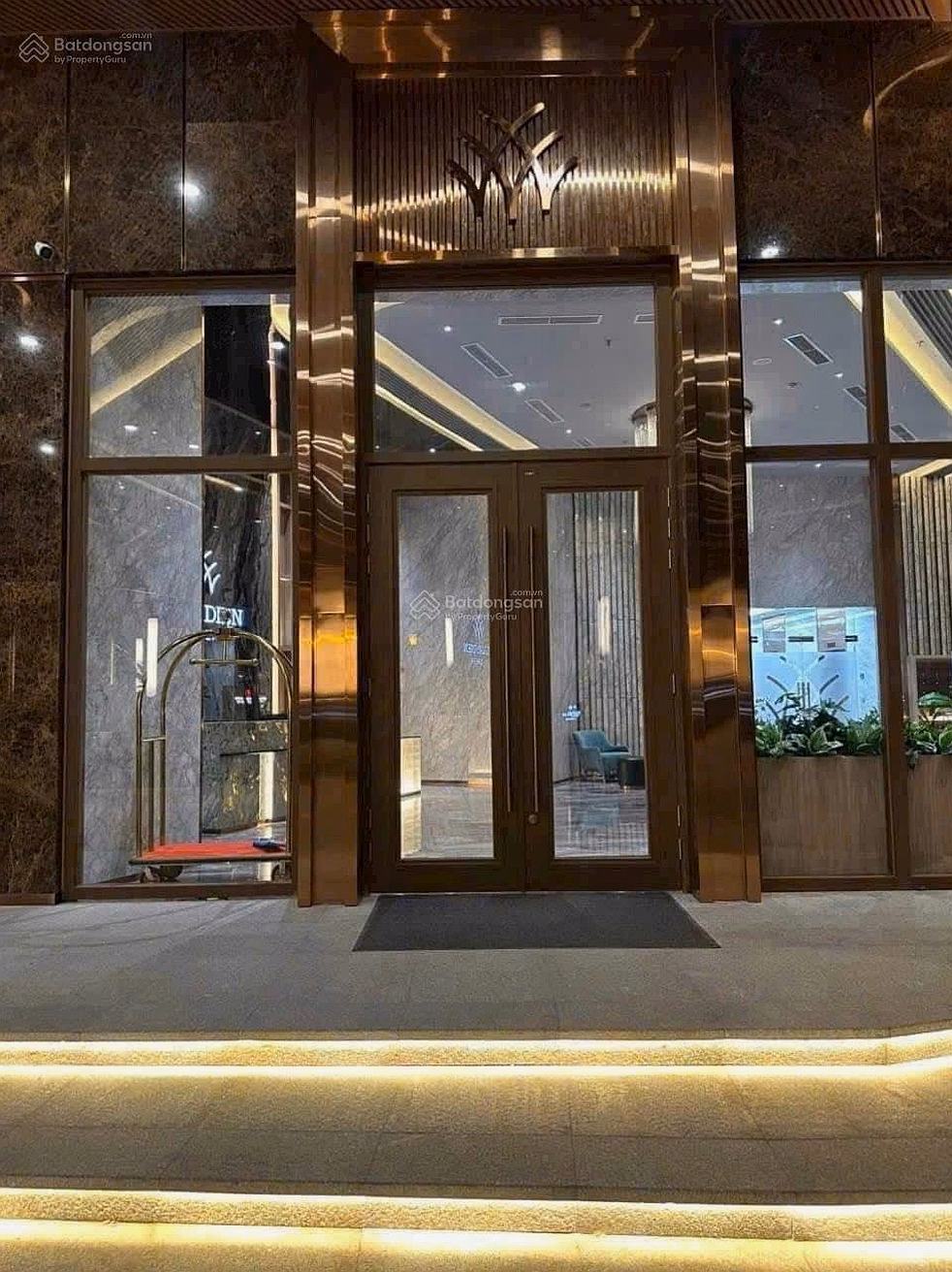 Selling 3 bedrooms - Thao Dien Green - 9% stock bought from investor - billion, ready to receive house and exploit for only 25 billion