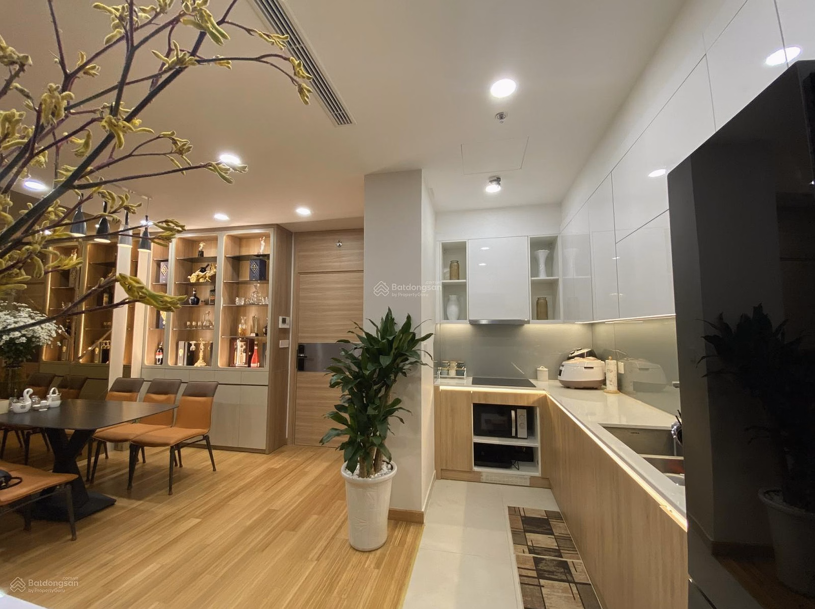 Super hot! Homeowner needs money to reduce shock of 500 million, the most beautiful 3-bedroom 2VS (corner) apartment in The Legend project