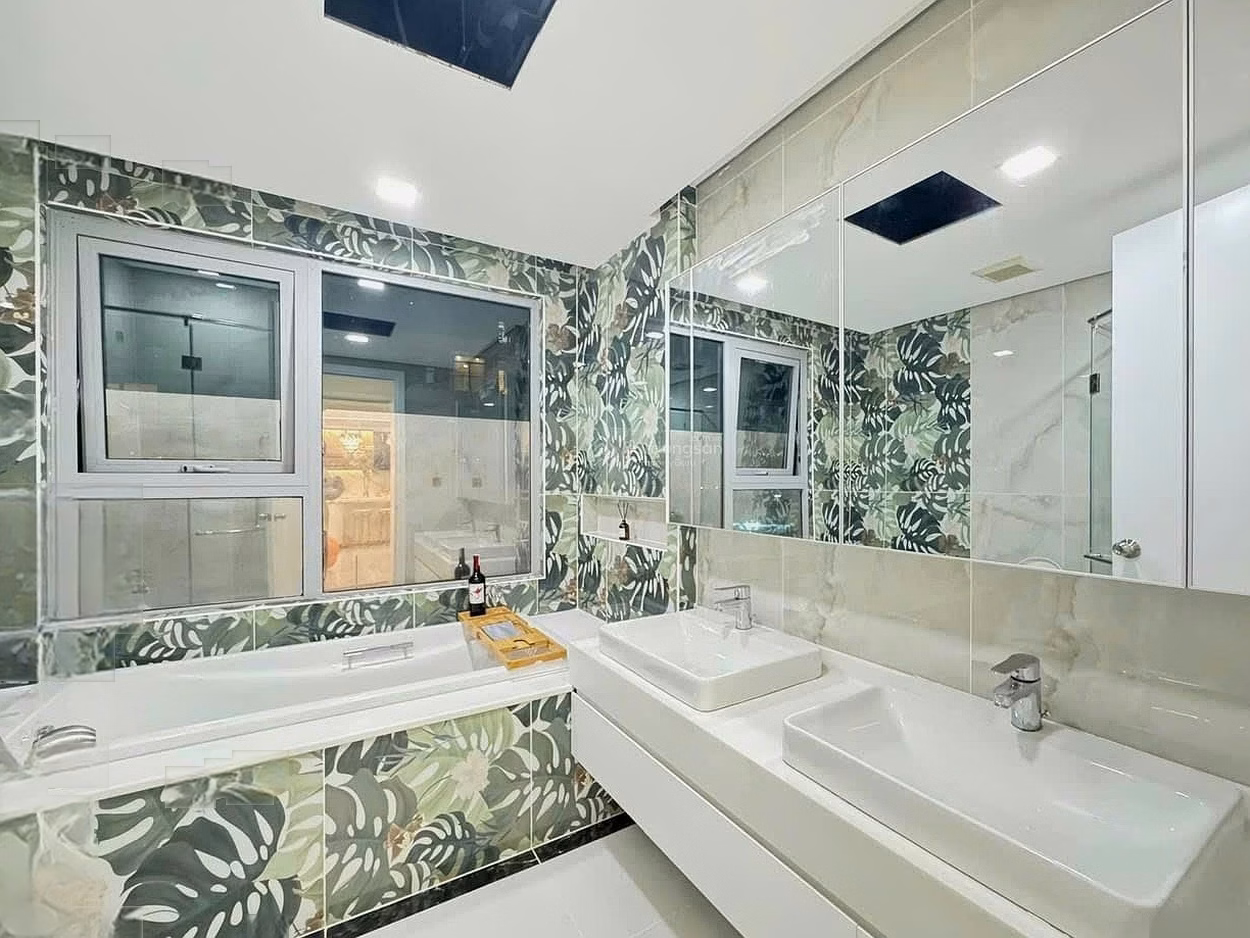 4 bedrooms for rent - 160m2 Park 2 - price 60 million river view Vinhomes Central Park