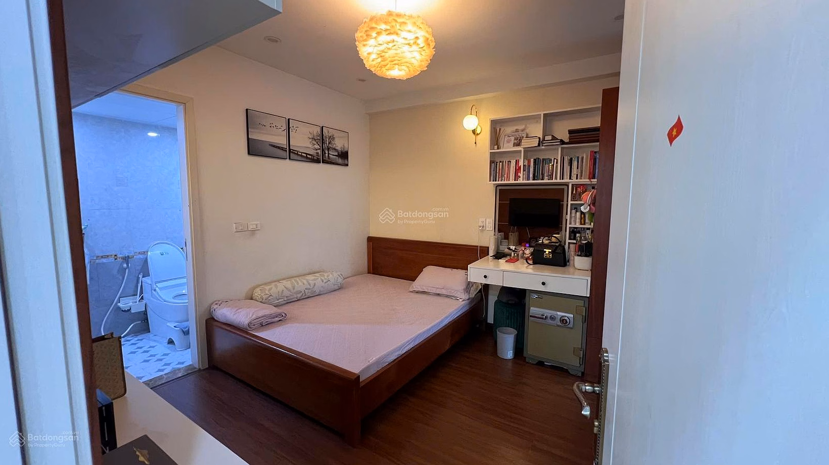 Owner sells CH 68m2 - 2 bedrooms - 2 bathrooms - full NT - Price 5.86 billion. Bac Ha Lucky apartment building. 0976 786 ***