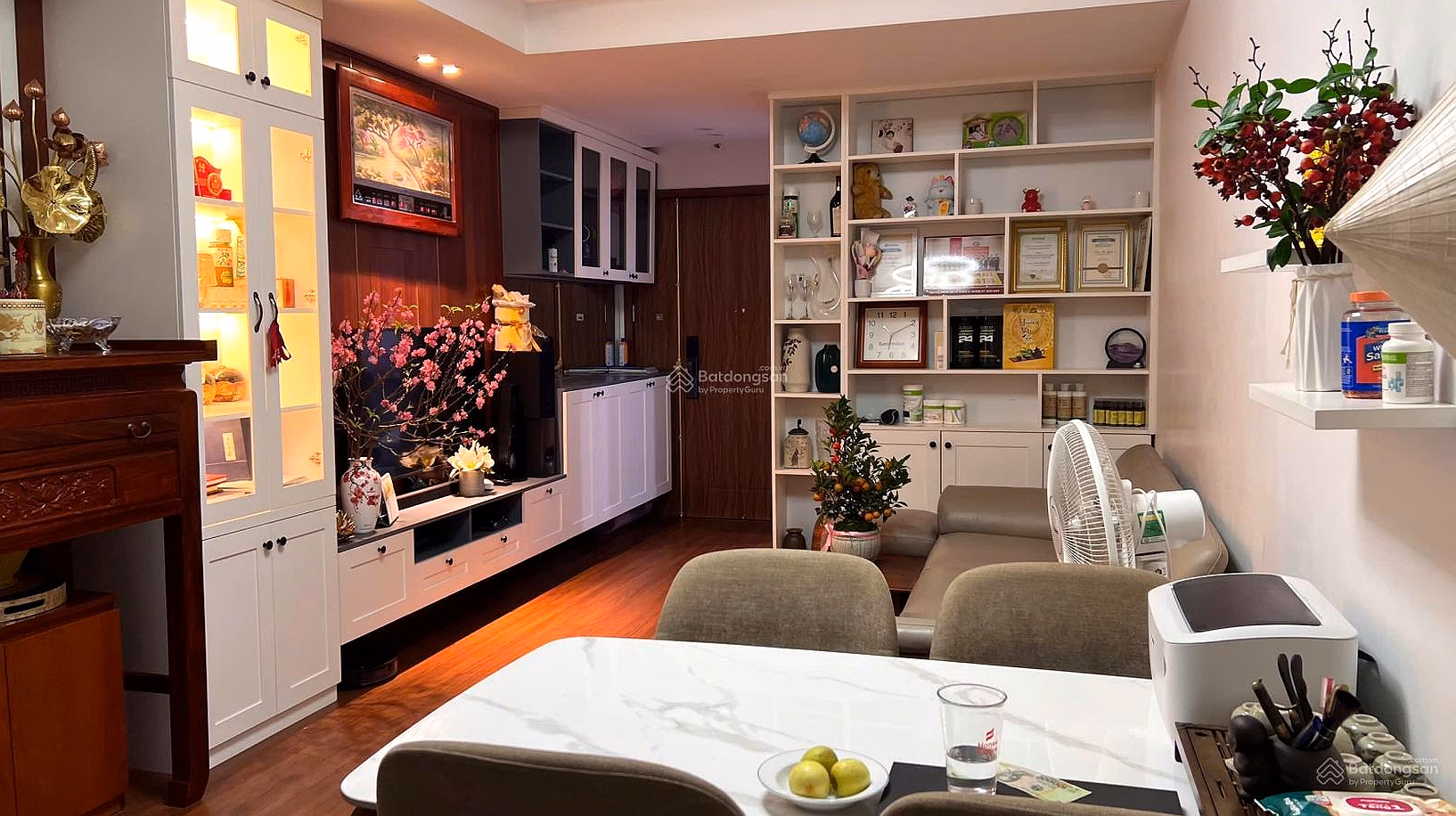 Owner sells CH 68m2 - 2 bedrooms - 2 bathrooms - full NT - Price 5.86 billion. Bac Ha Lucky apartment building. 0976 786 ***