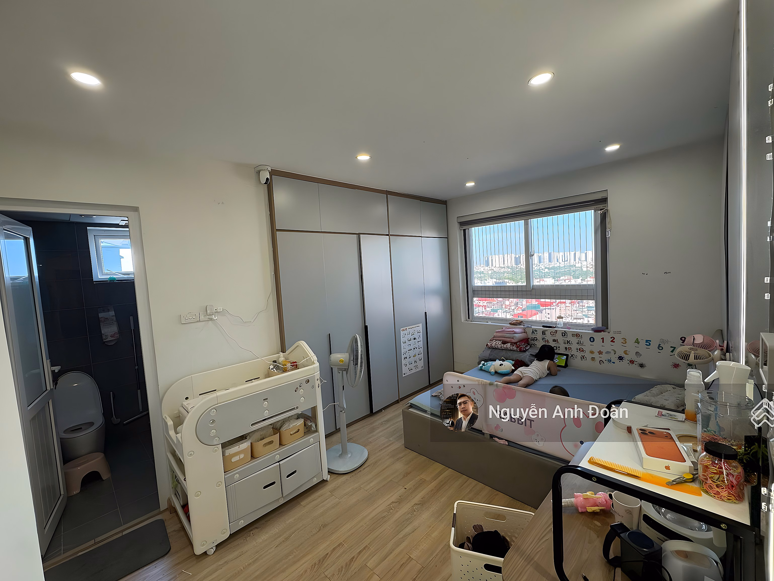 Selling 79m2 apartment at 17T1 - Vinaconex 3 Trung Van. Price 5.8 billion. Full of clothes***
