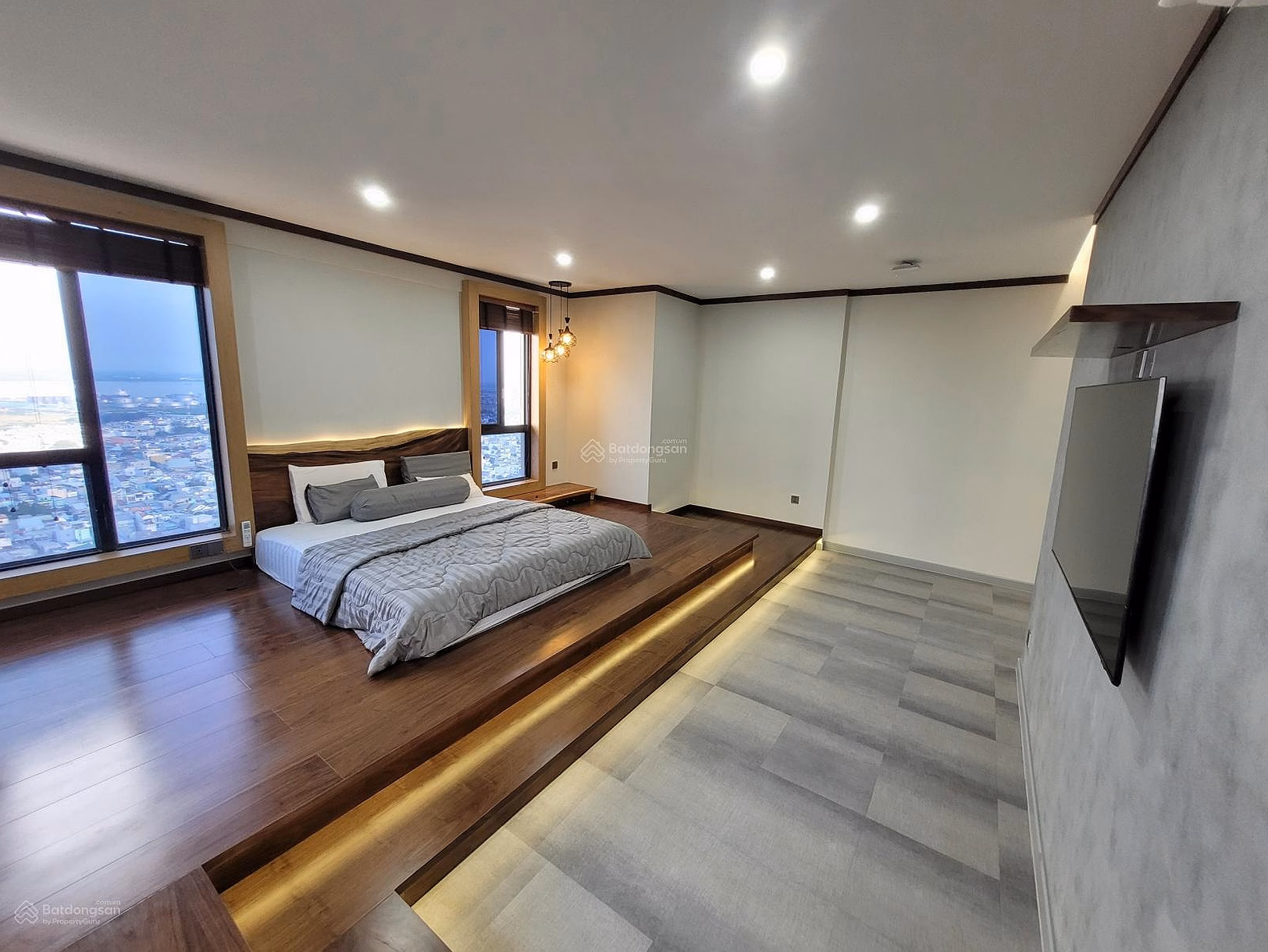 Penthouse 368m2 District 7 apartment, full luxury furniture, Saigon river view - super large balcony 50m2