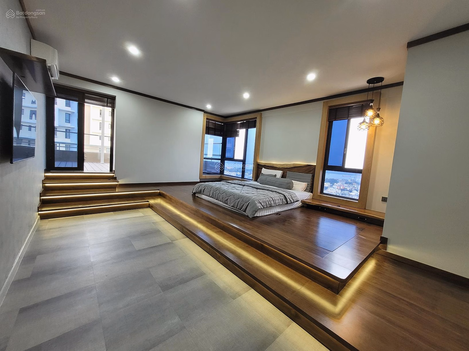 Penthouse 368m2 District 7 apartment, full luxury furniture, Saigon river view - super large balcony 50m2