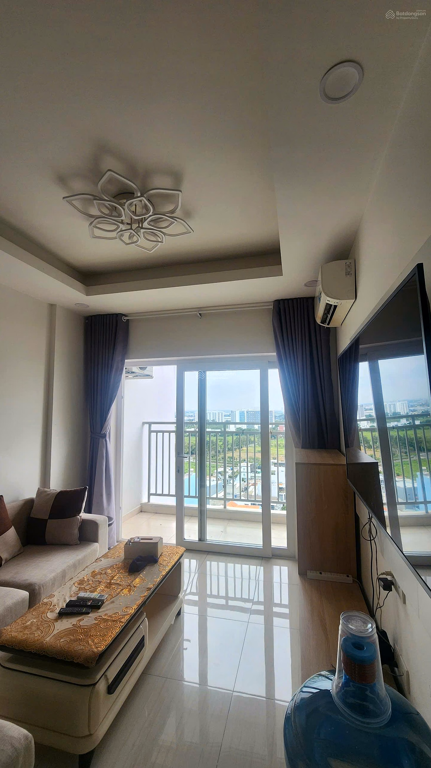 Moving to work, need to sell 3-bedroom apartment 97m2 Moonlight Boulevard price 4 billion 5 full NT