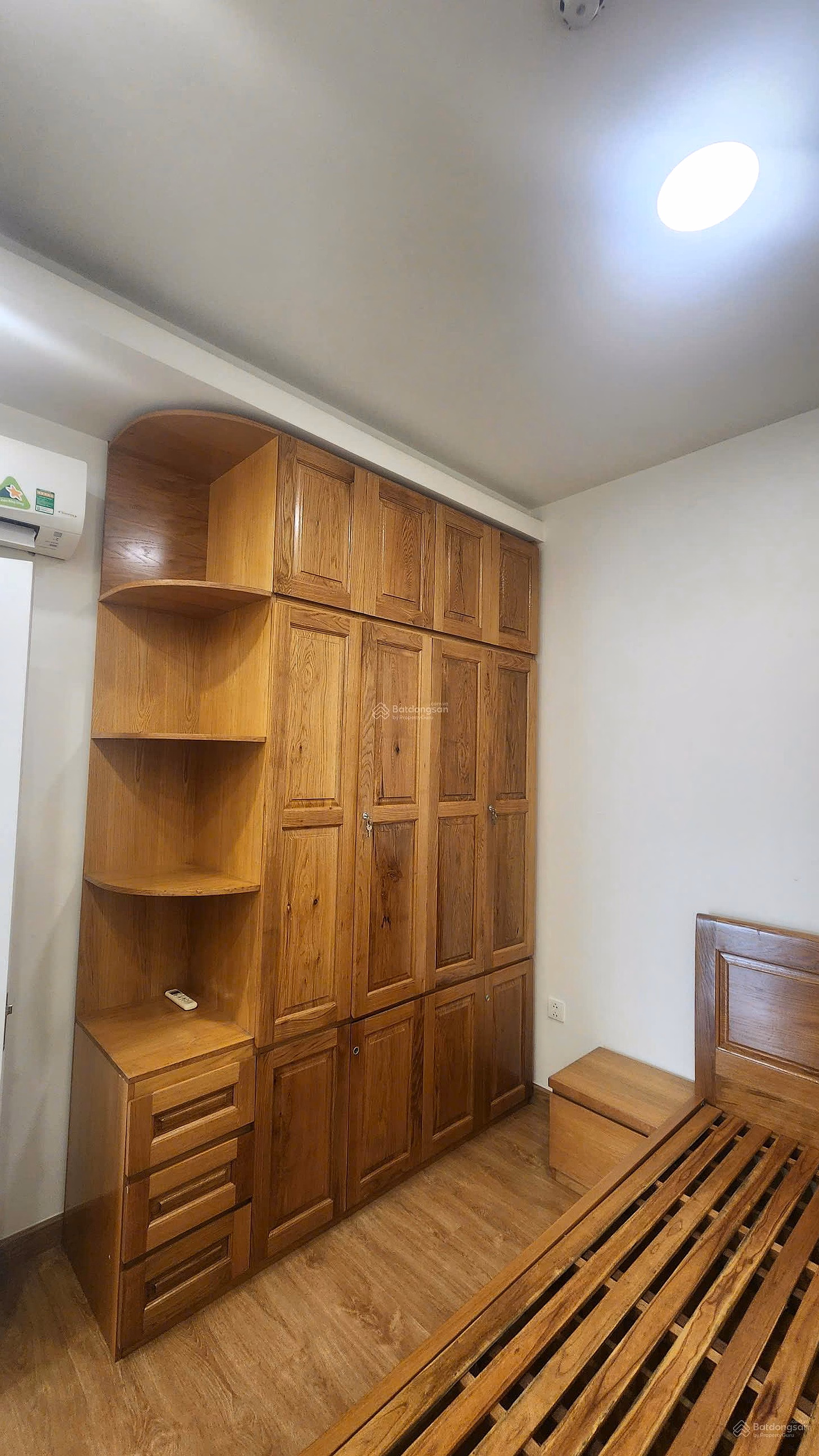 Moving to work, need to sell 3-bedroom apartment 97m2 Moonlight Boulevard price 4 billion 5 full NT