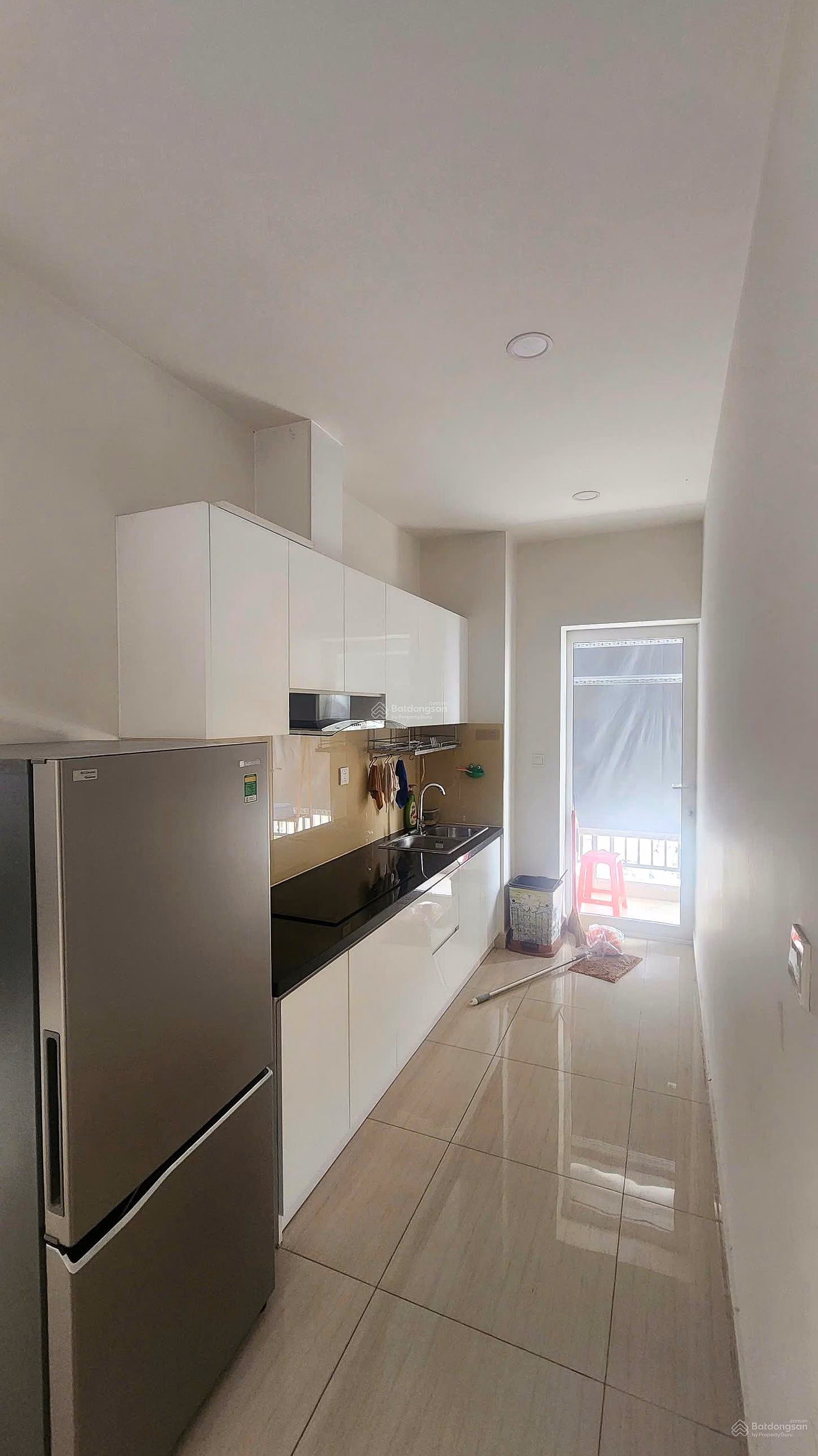 Moving to work, need to sell 3-bedroom apartment 97m2 Moonlight Boulevard price 4 billion 5 full NT