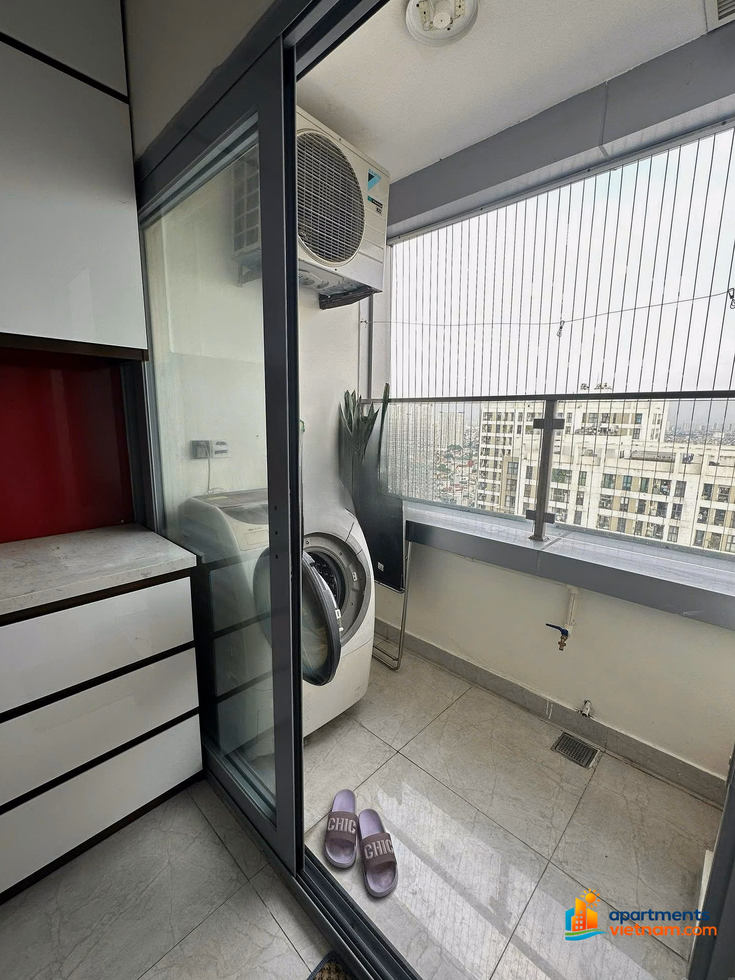 View house 24/7 for rent in Diamond Flower apartment 120m2, 3 bedrooms, full of beautiful furniture, 19 million/month - 0915 351 ***
