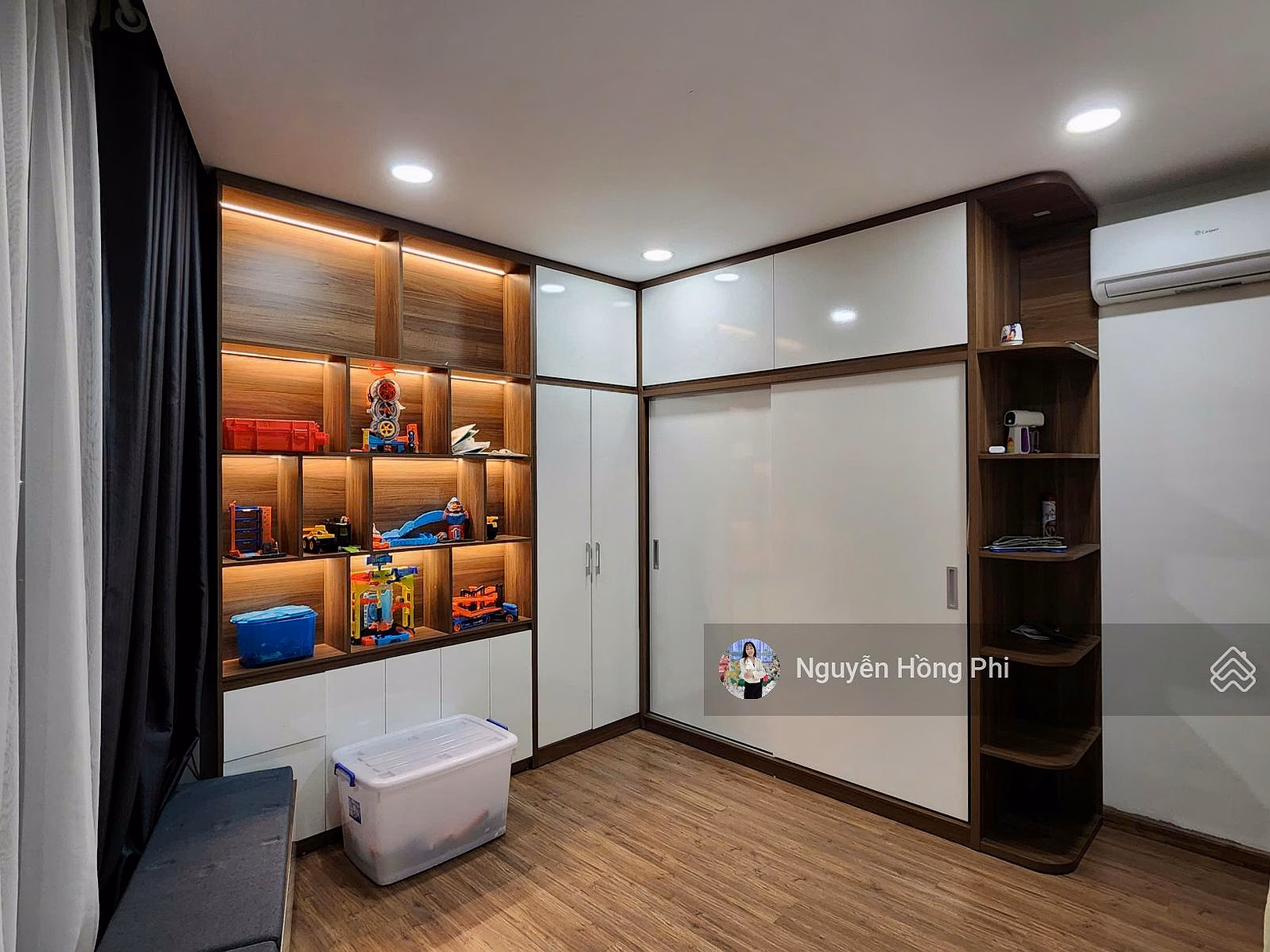 The owner is selling CH 97m2, balcony on high floor, open view, available for immediate transaction, price 7.2 billion 0947 437 ***