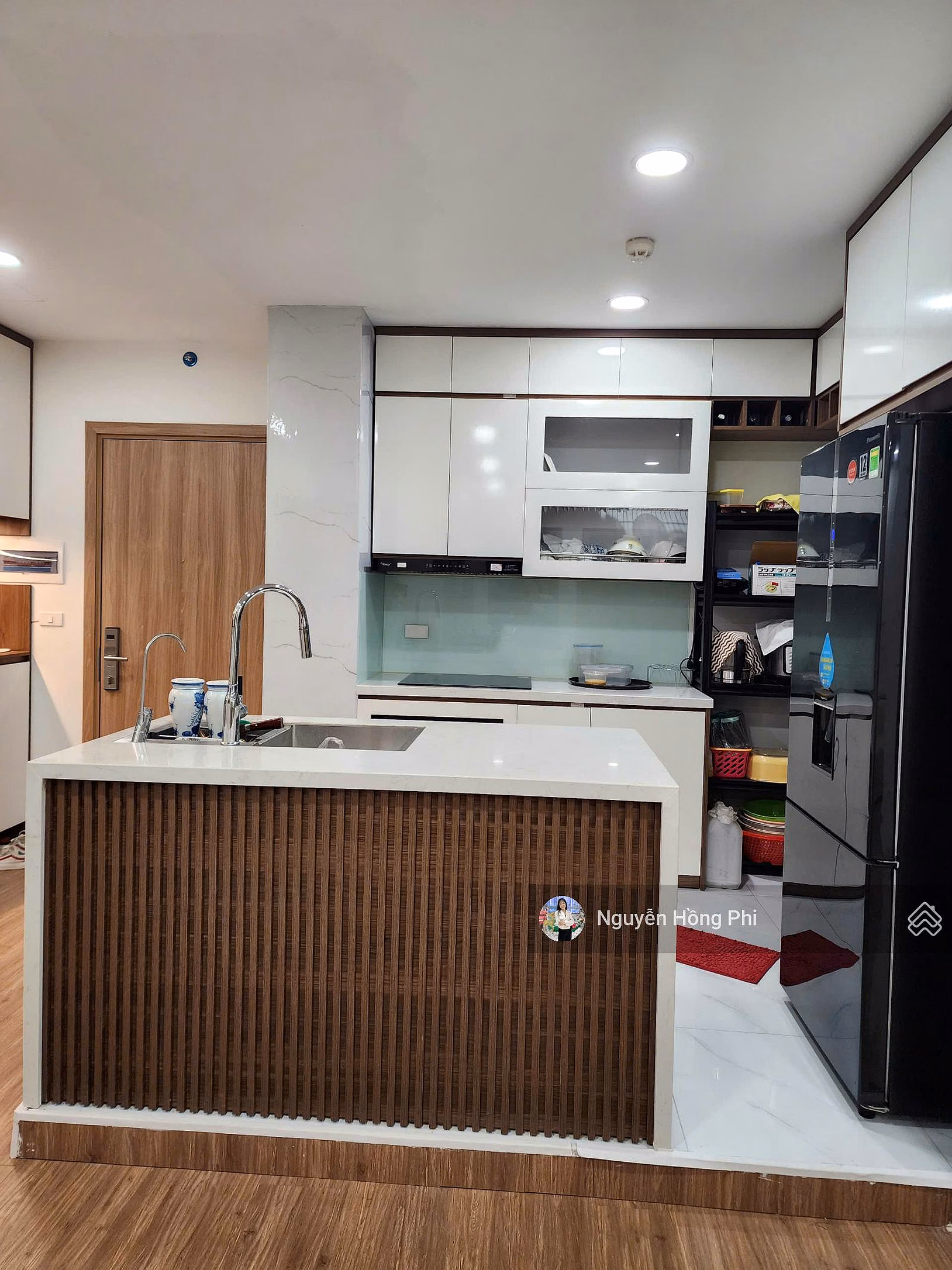 The owner is selling CH 97m2, balcony on high floor, open view, available for immediate transaction, price 7.2 billion 0947 437 ***