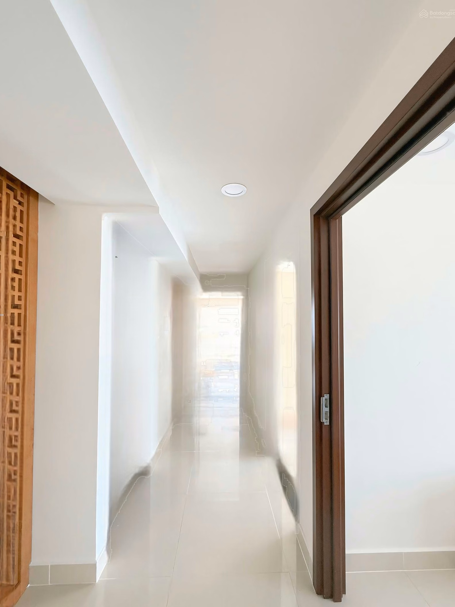 Selling a completely new 240m2 duplex apartment