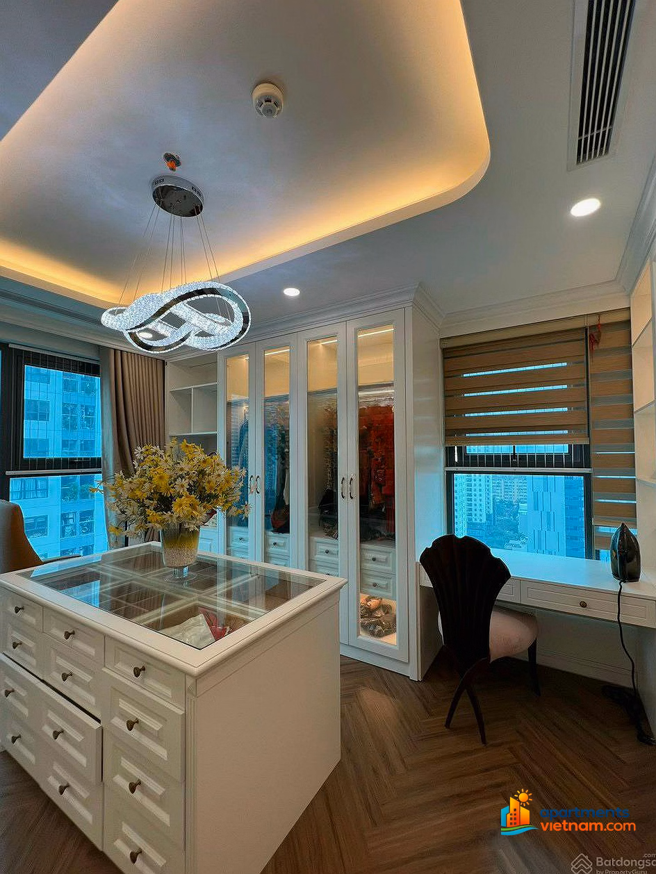 (Real photo - real price). The owner needs to transfer apartment N05 Hoang Dao Thuy