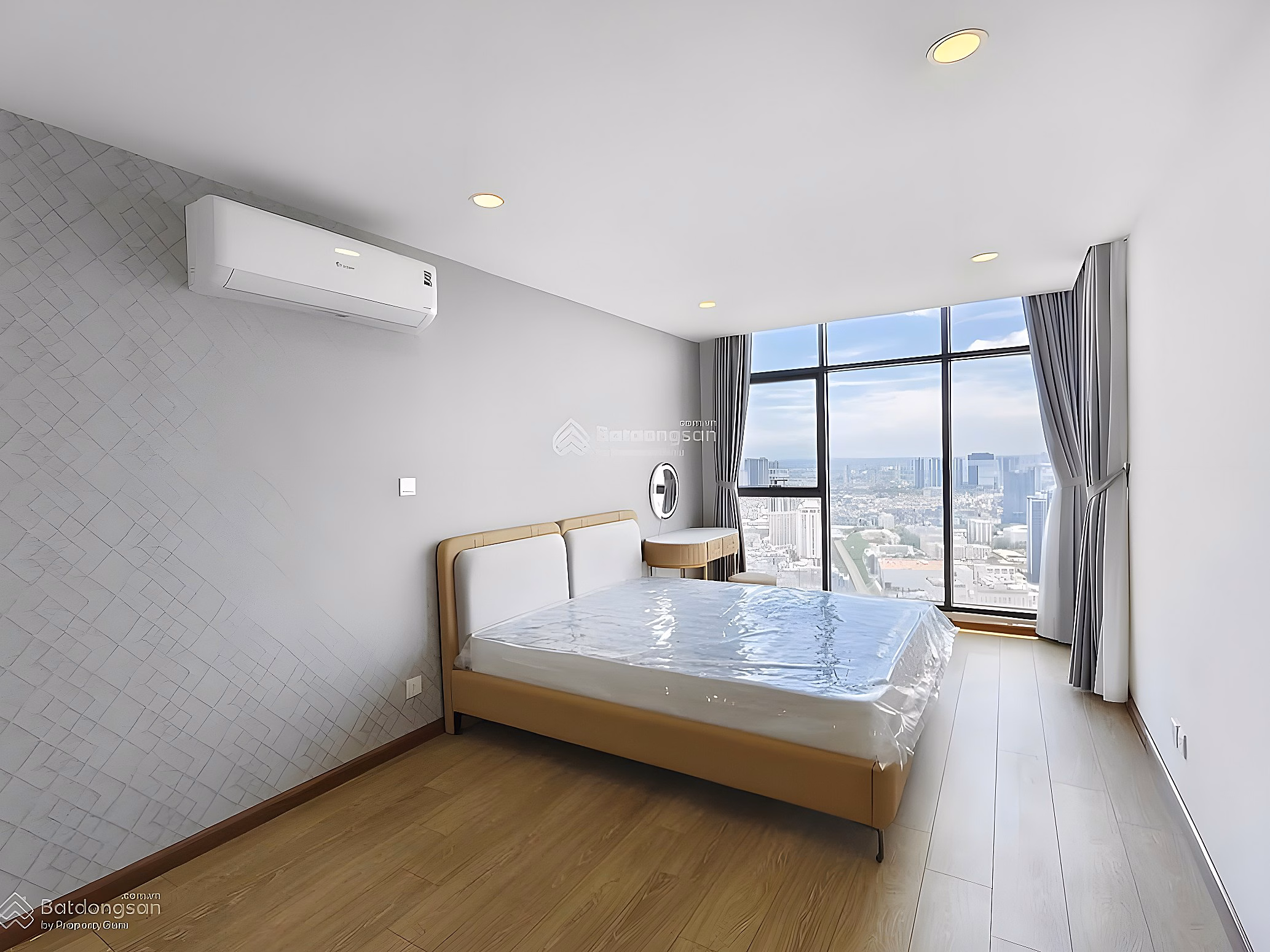 Management board for rent Ngoai Giao Doan apartment with 2 bedrooms, 3 bedrooms, 4 bedrooms duplex, price from 12 million to 23 million, beautiful lake view, car slot