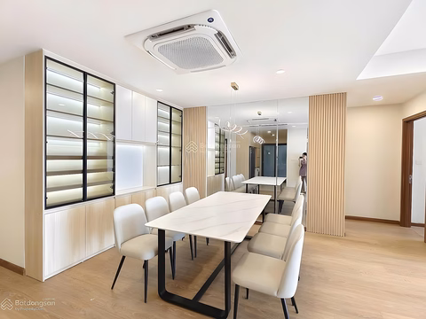 Management board for rent Ngoai Giao Doan apartment with 2 bedrooms, 3 bedrooms, 4 bedrooms duplex, price from 12 million to 23 million, beautiful lake view, car slot