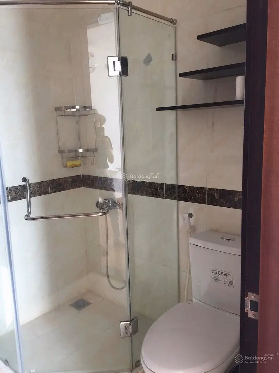 Urgent sale of Giai Viet apartment 2 bedrooms 2 bathrooms 78m2 with pink book. Beautiful airy view, prime location near the center