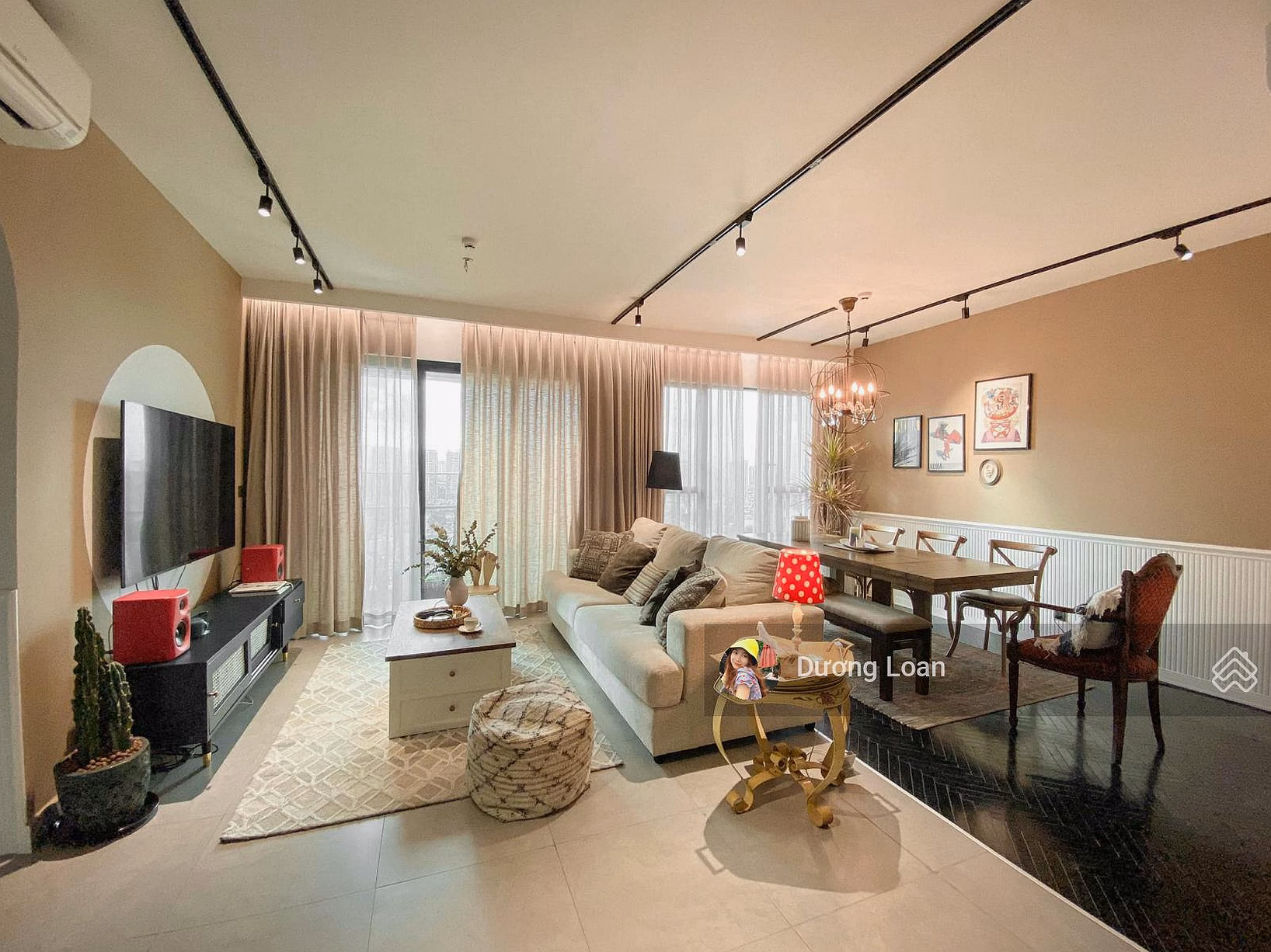 Owner needs to sell corner apartment 3N - 137m2 at Hateco Laroma - Lang Thuong, book ready. Price 17 billion. 0372 004 ***