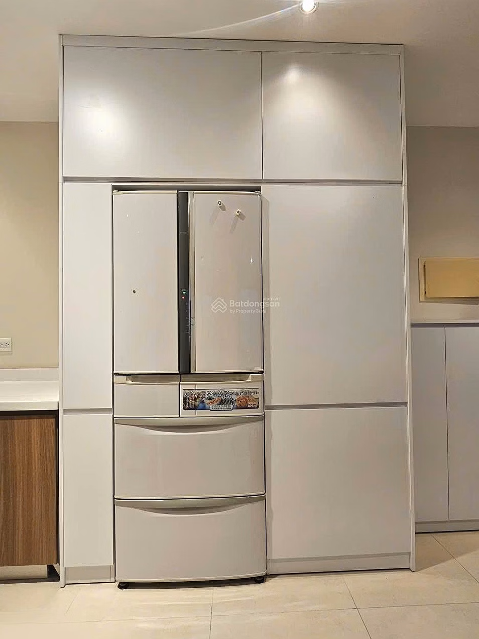For rent at Kosmo Tay Ho 2 bedrooms - 14 million/month, fully furnished, West Lake view. There are slots