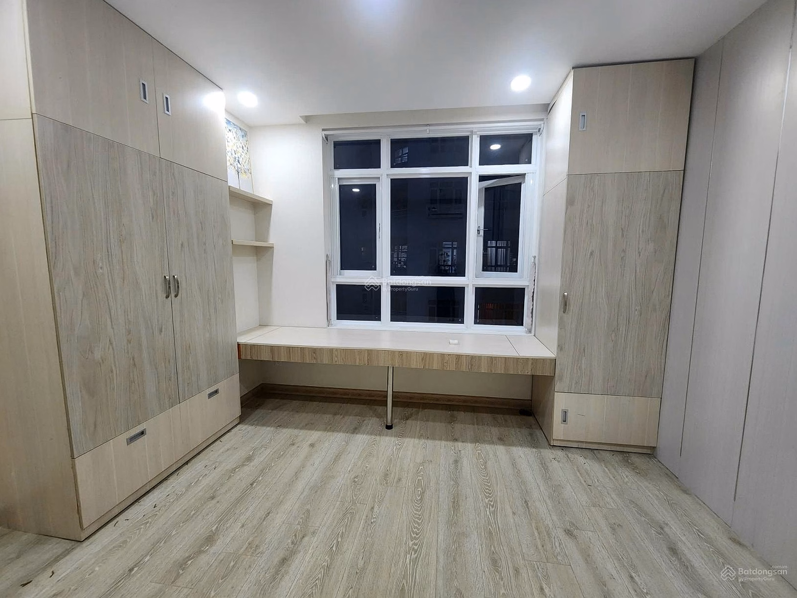 Him Lam Cho Lon apartment for sale, District 6, 83m2, 2 bedrooms, 2 bathrooms, full interior (with book) price 4 billion 9***