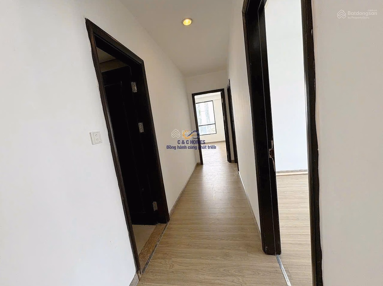 The owner has a car slot for rent, a corner apartment of 110.6m², 3 bedrooms, 2 bathrooms, priced at only 20 million/month to move in