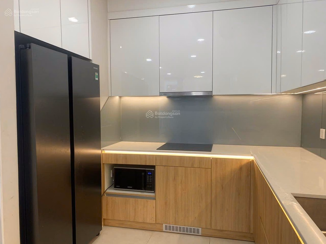Selling apartment 02 bedrooms, 02 bathrooms, Thai Ha Constrexim BCA apartment, fully furnished, 70m², 43 Pham Van Dong street