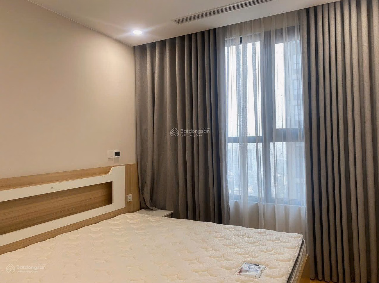 Selling apartment 02 bedrooms, 02 bathrooms, Thai Ha Constrexim BCA apartment, fully furnished, 70m², 43 Pham Van Dong street