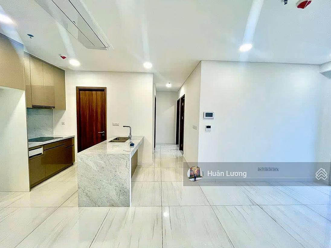 Need money for child to study abroad, urgent sale 2 bedroom corner apartment 78m2 view Q1 at Kingdom 101 especially with pink book
