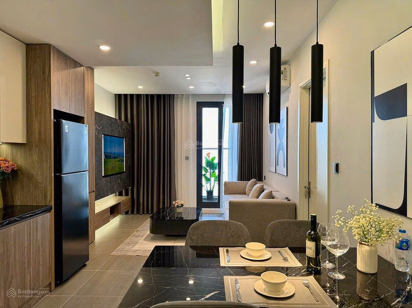 The owner needs to urgently sell beautiful furnished 1n1wc, 2n1wc, 2n2wc, 3n2wc apartments in Thien Nien Ky building.