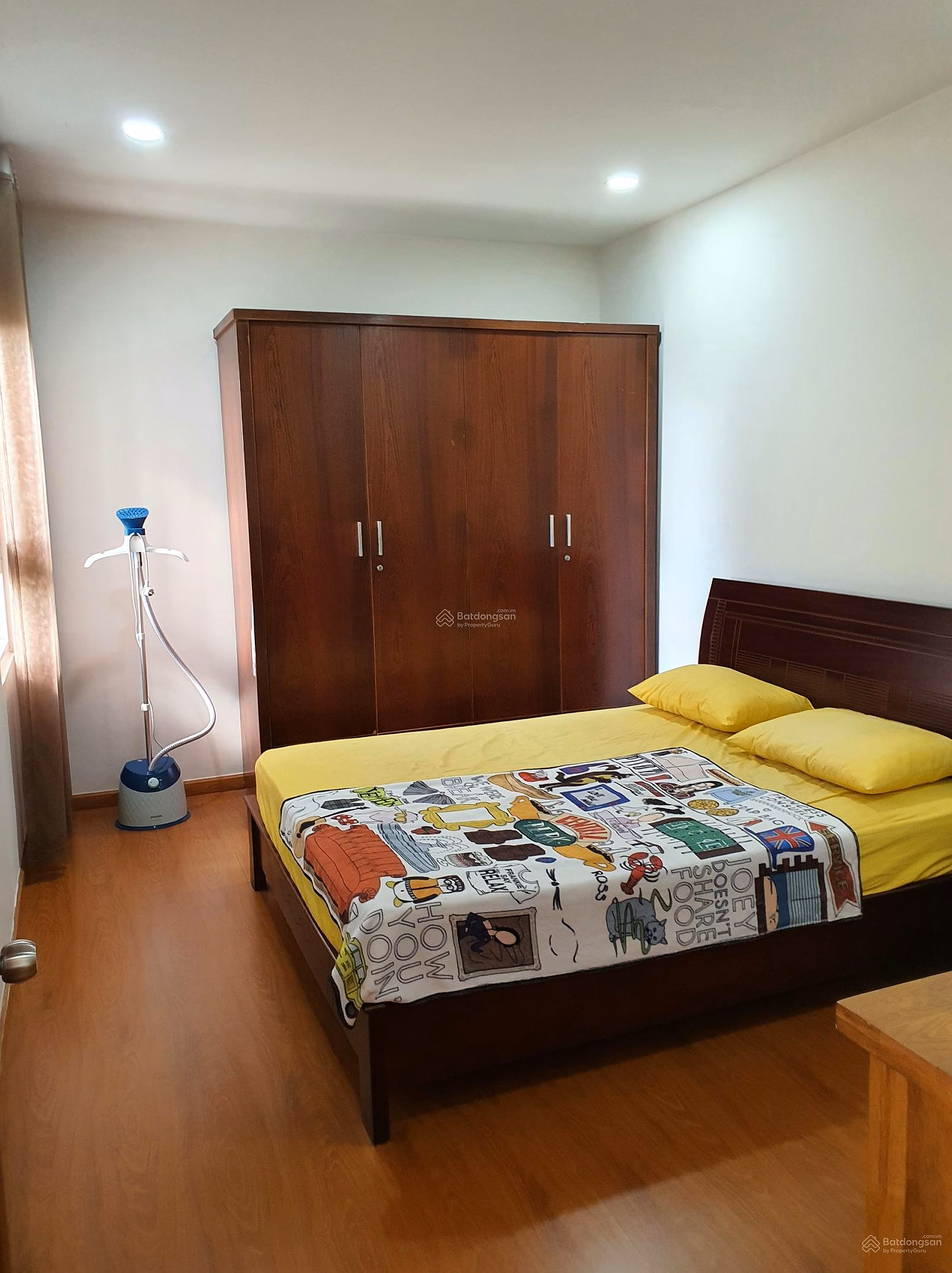 Selling 75m2 apartment, price 3.02 billion with book at Orchid Park. Furniture included