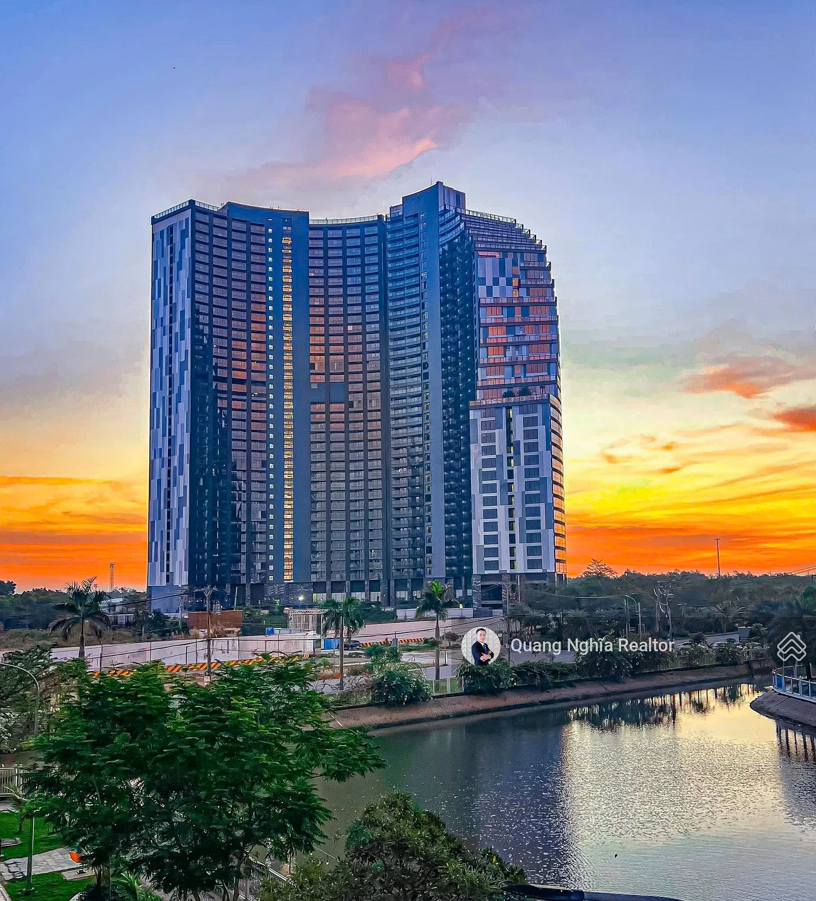 Hot! Apartment 2 bedrooms + 1 137m2 view Landmark 81 adjacent to Phu My Hung with super wide view Contact 0797 766 ***
