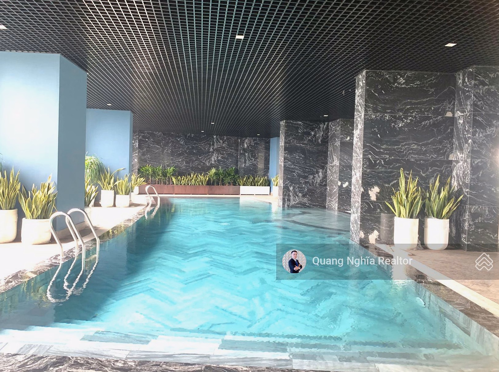 Hot! Apartment 2 bedrooms + 1 137m2 view Landmark 81 adjacent to Phu My Hung with super wide view***