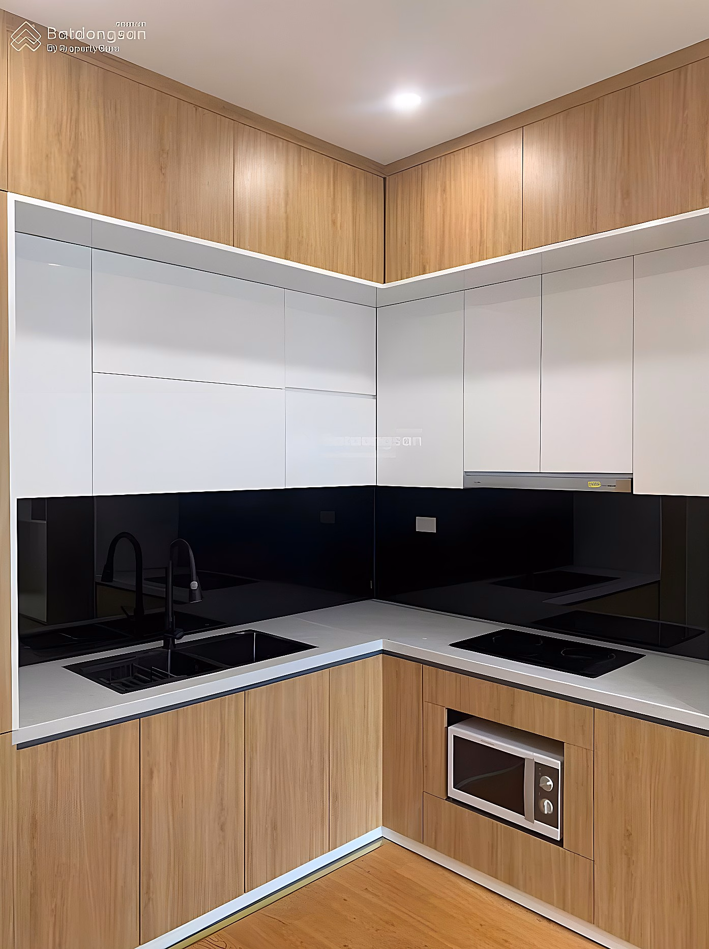Urgent sale 57m2 apartment with 2 bedrooms, 1 bathroom, Southeast balcony, Sudico My Dinh Song Da