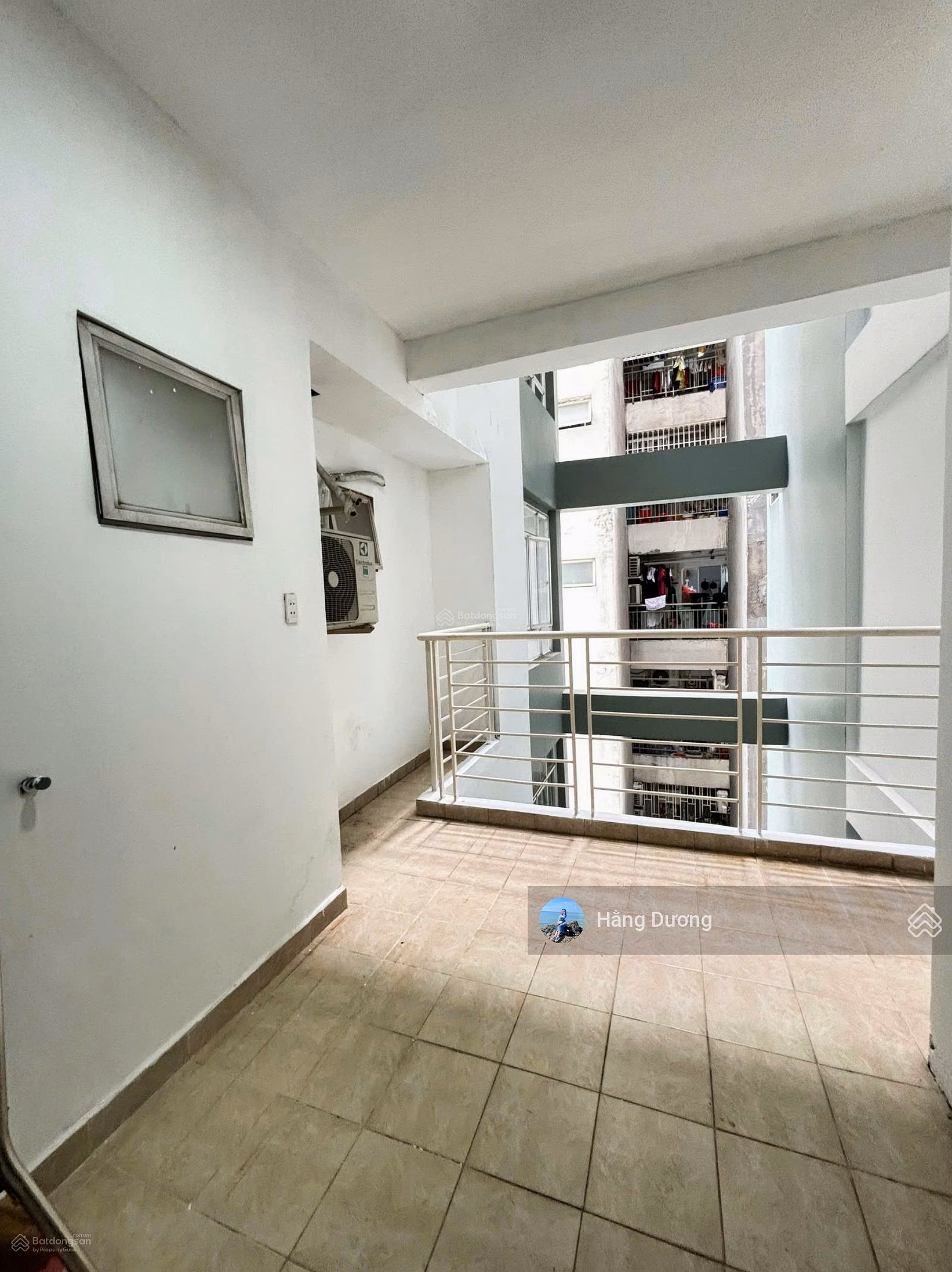 Giai Viet CC for urgent sale - 2 bedrooms 115m2 price 5.4 billion - nice open view with pink book - good amenities