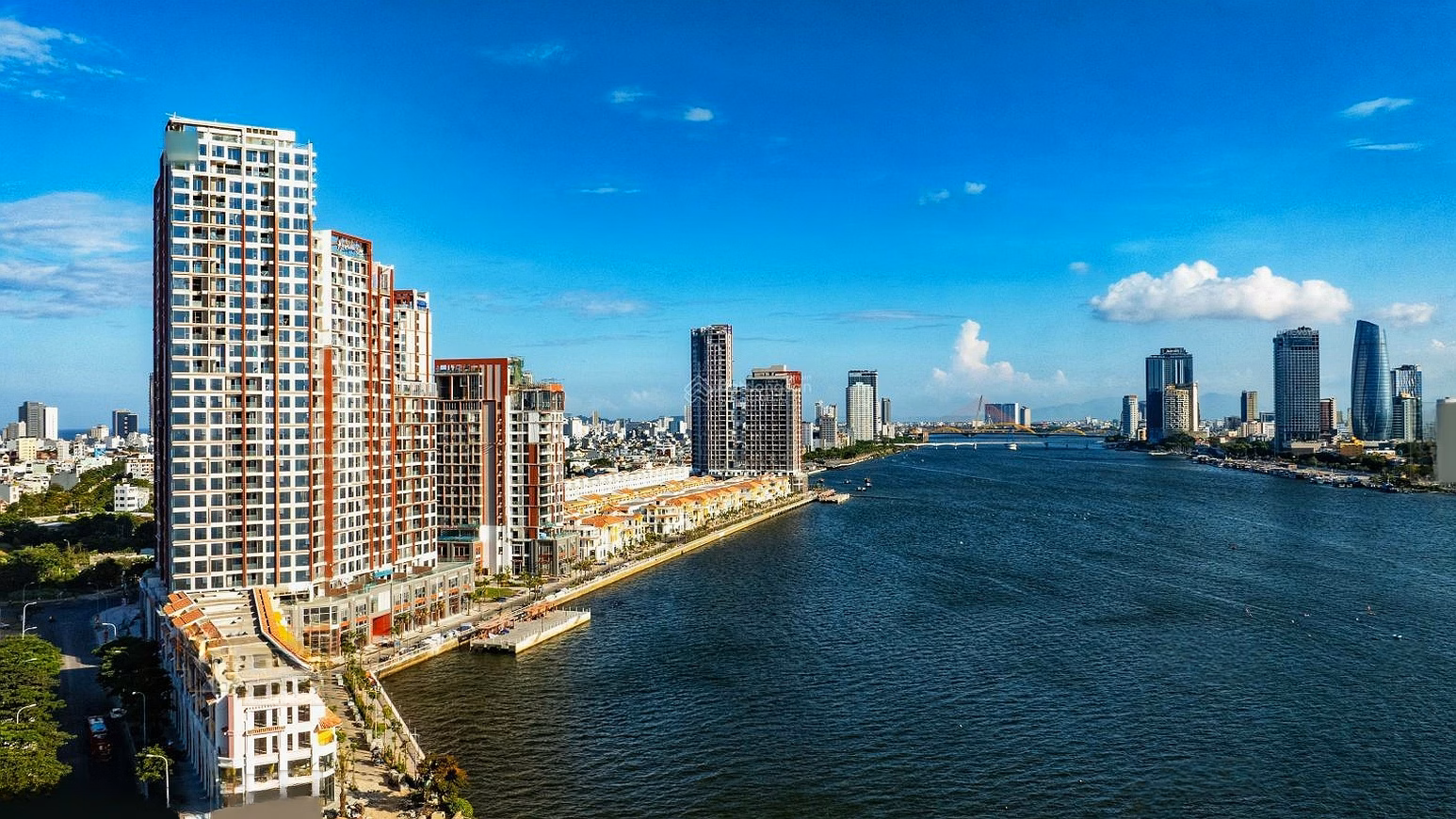 2 bedrooms, 82.4m², direct view of Han River, Sun Symphony Residence Danang apartment project